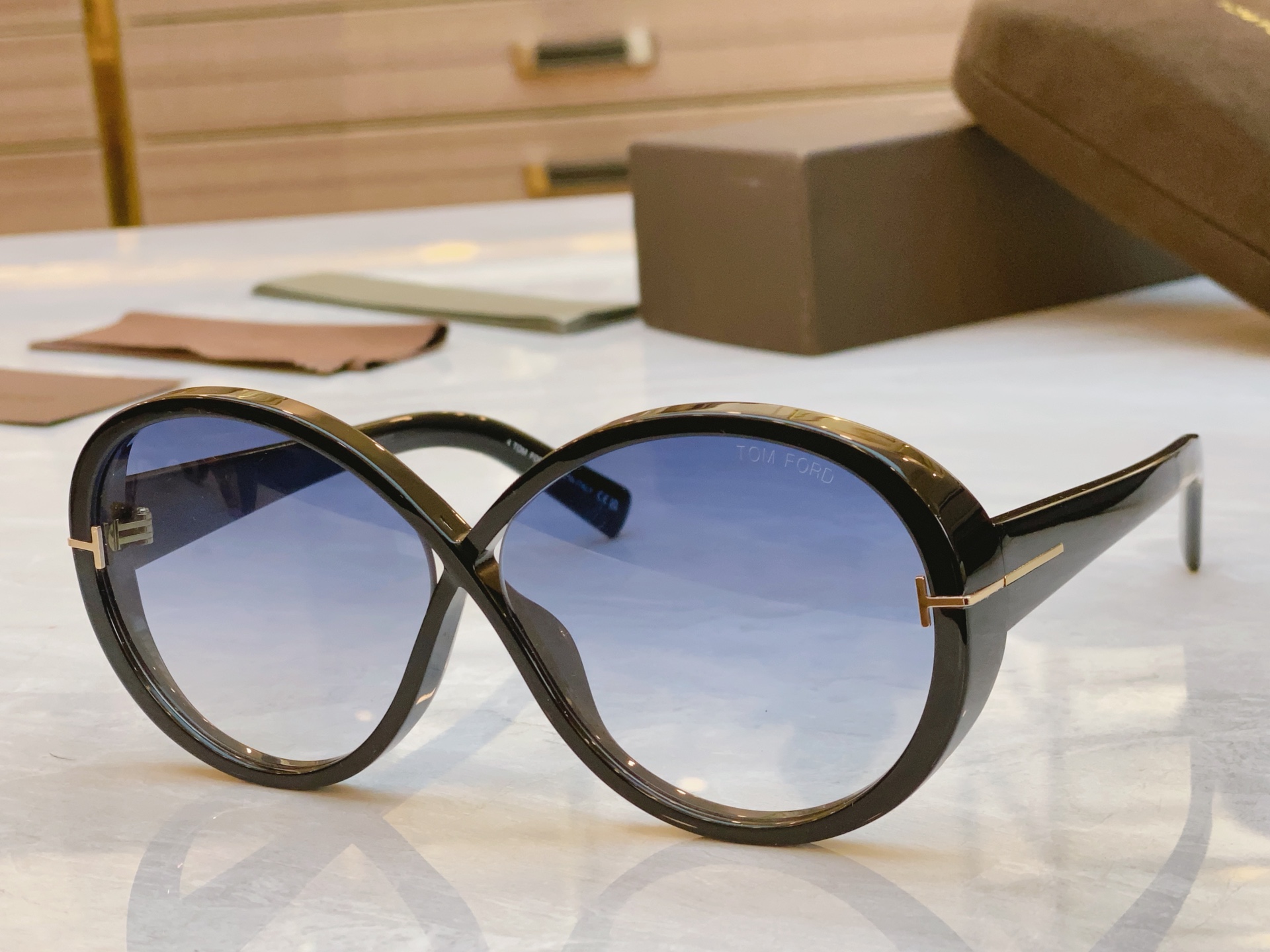 ，【TOM FOR*】汤姆*福特新款太阳镜🕶️，MODEL：FT 1116，SIZE：62口12-135