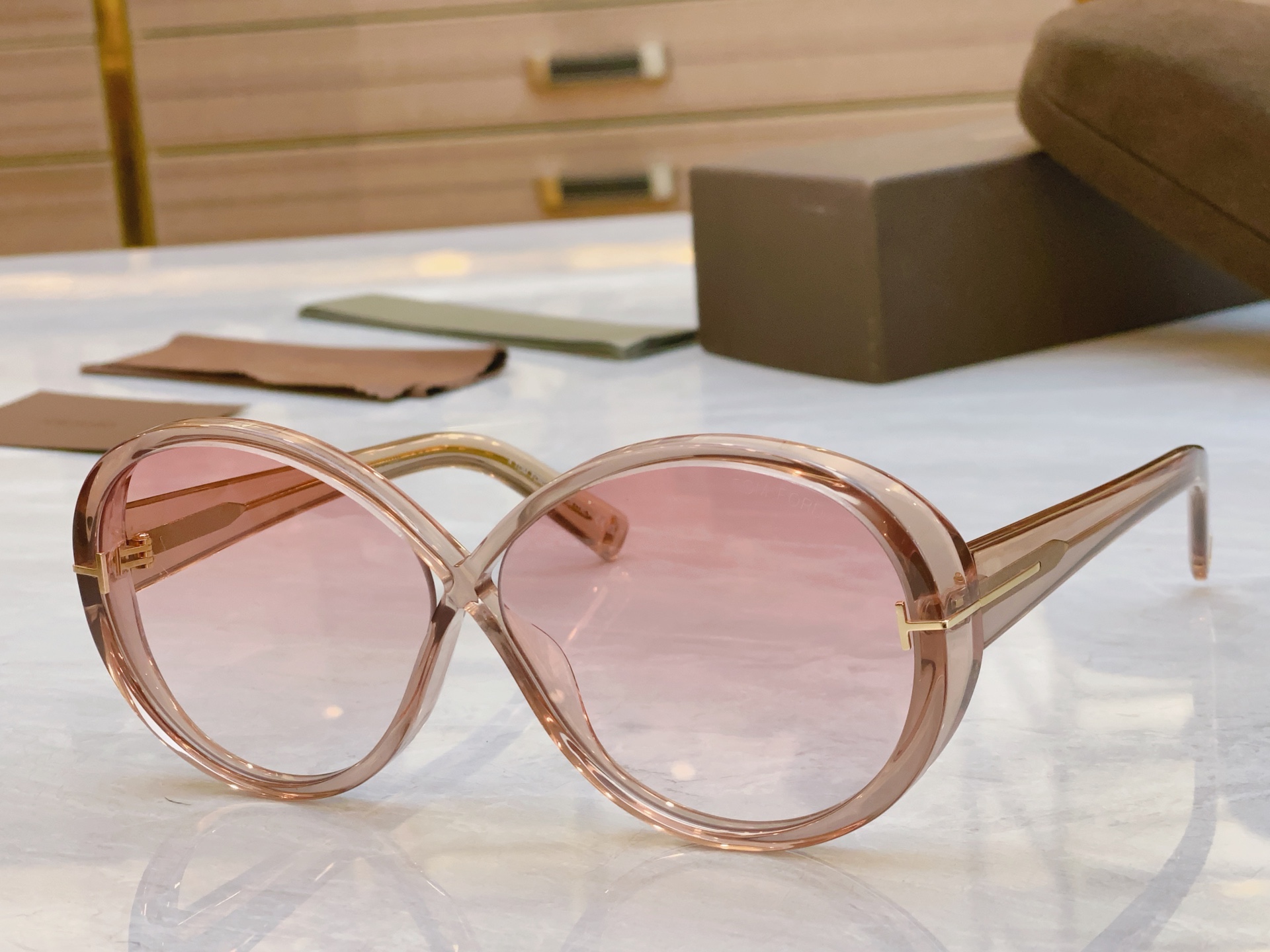，【TOM FOR*】汤姆*福特新款太阳镜🕶️，MODEL：FT 1116，SIZE：62口12-135