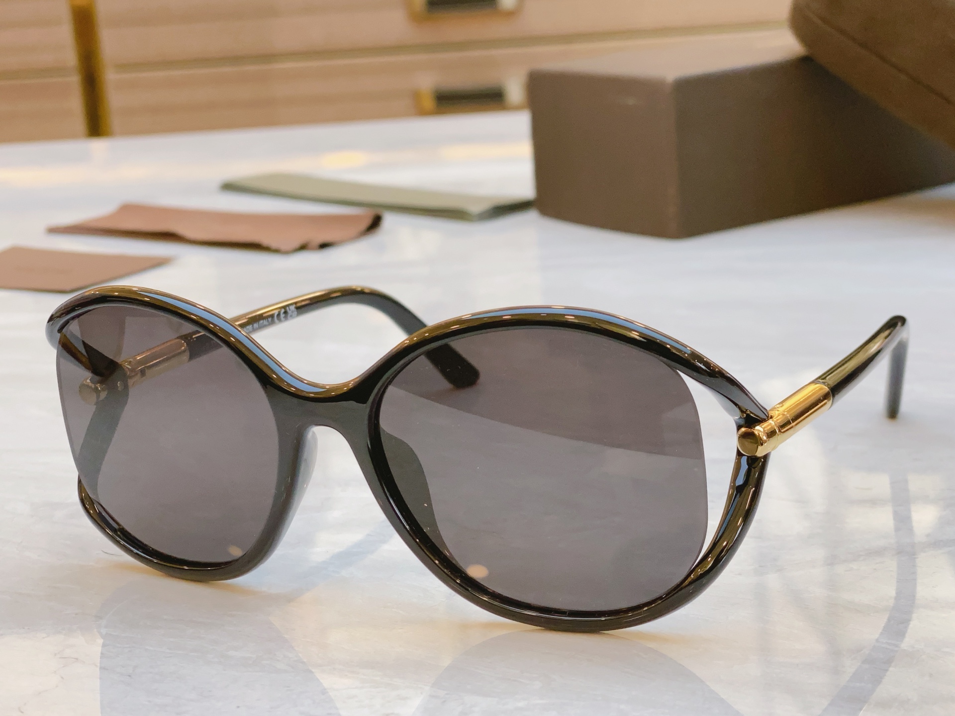 ，【TOM FOR*】汤姆*福特新款太阳镜🕶️，MODEL：FT 1090，SIZE：59口18-120