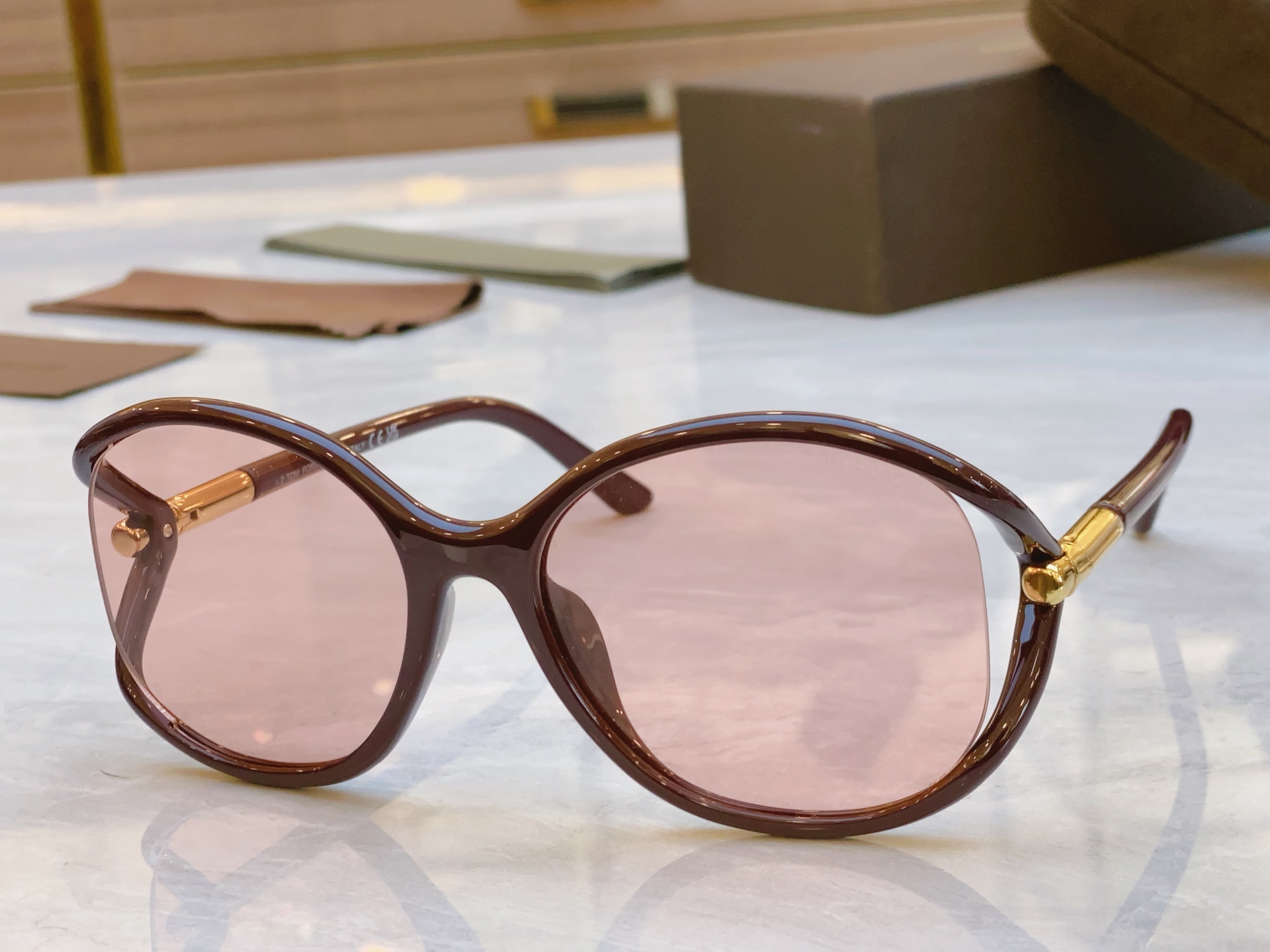 ，【TOM FOR*】汤姆*福特新款太阳镜🕶️，MODEL：FT 1090，SIZE：59口18-120