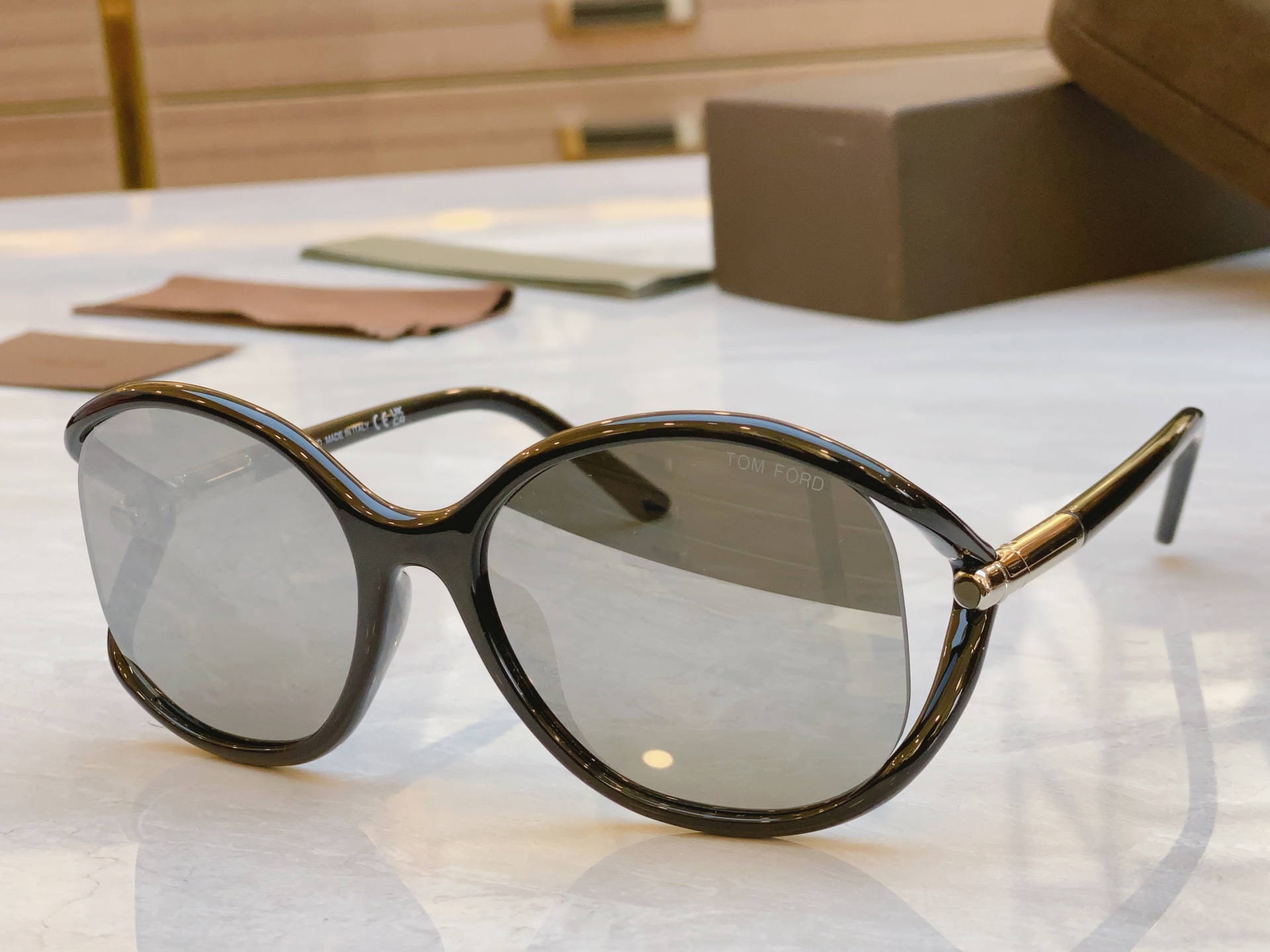 ，【TOM FOR*】汤姆*福特新款太阳镜🕶️，MODEL：FT 1090，SIZE：59口18-120