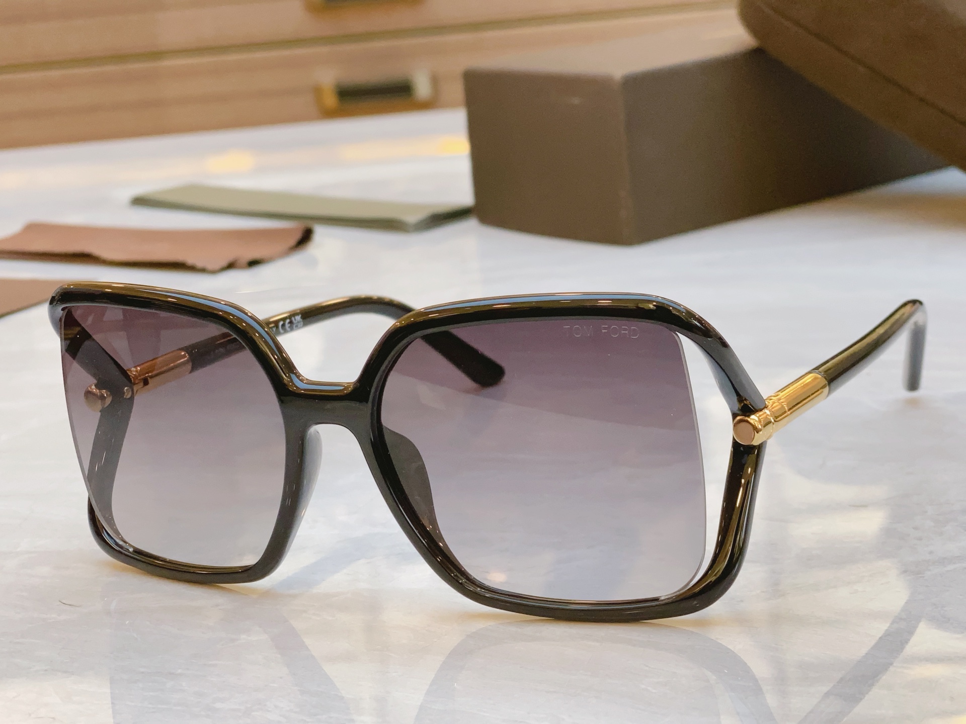 ，【TOM FOR*】汤姆*福特新款太阳镜🕶️，MODEL：FT 1089，SIZE：60口17-120