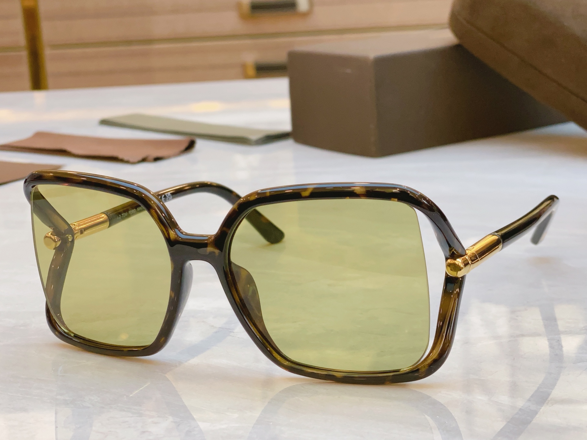 ，【TOM FOR*】汤姆*福特新款太阳镜🕶️，MODEL：FT 1089，SIZE：60口17-120