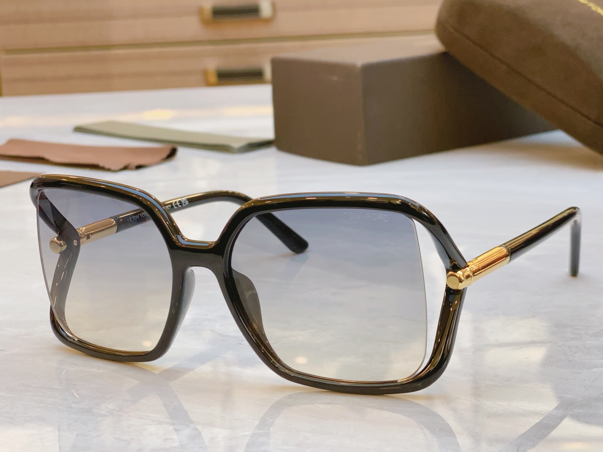 ，【TOM FOR*】汤姆*福特新款太阳镜🕶️，MODEL：FT 1089，SIZE：60口17-120