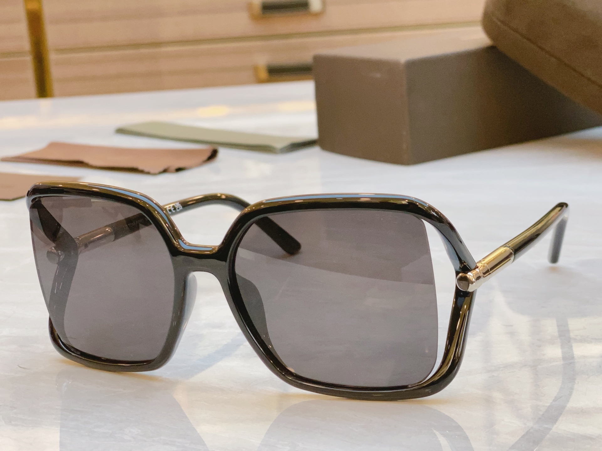 ，【TOM FOR*】汤姆*福特新款太阳镜🕶️，MODEL：FT 1089，SIZE：60口17-120