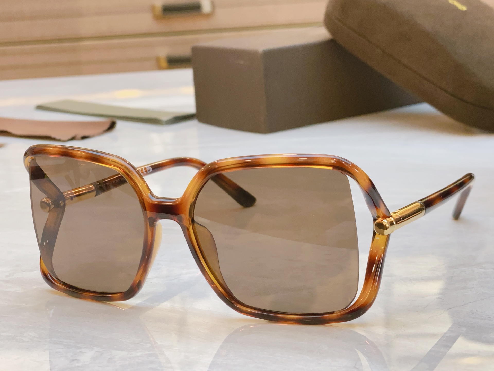 ，【TOM FOR*】汤姆*福特新款太阳镜🕶️，MODEL：FT 1089，SIZE：60口17-120
