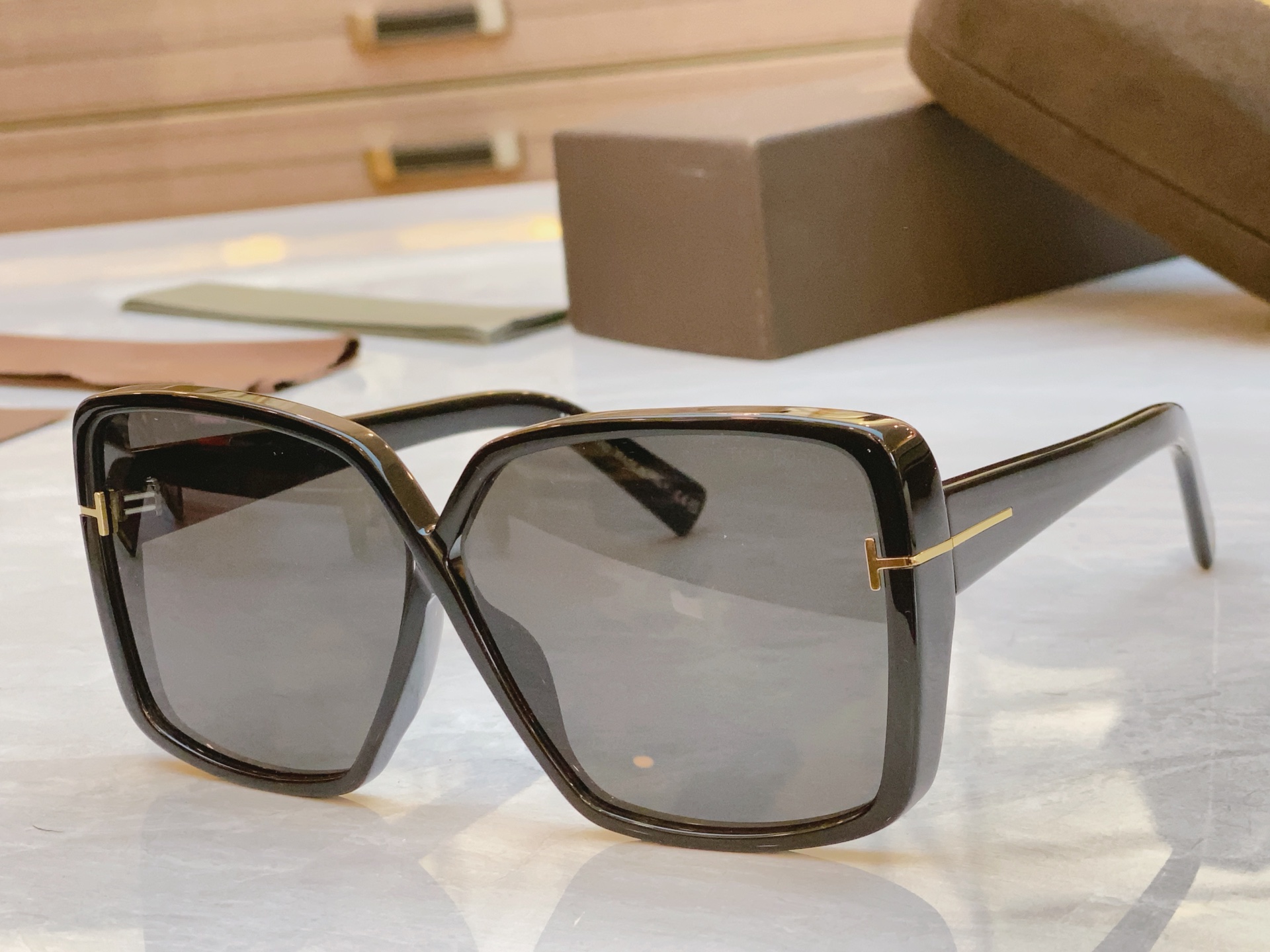 ，【TOM FOR*】汤姆*福特新款太阳镜🕶️，MODEL：FT 1117，SIZE：63口11-135