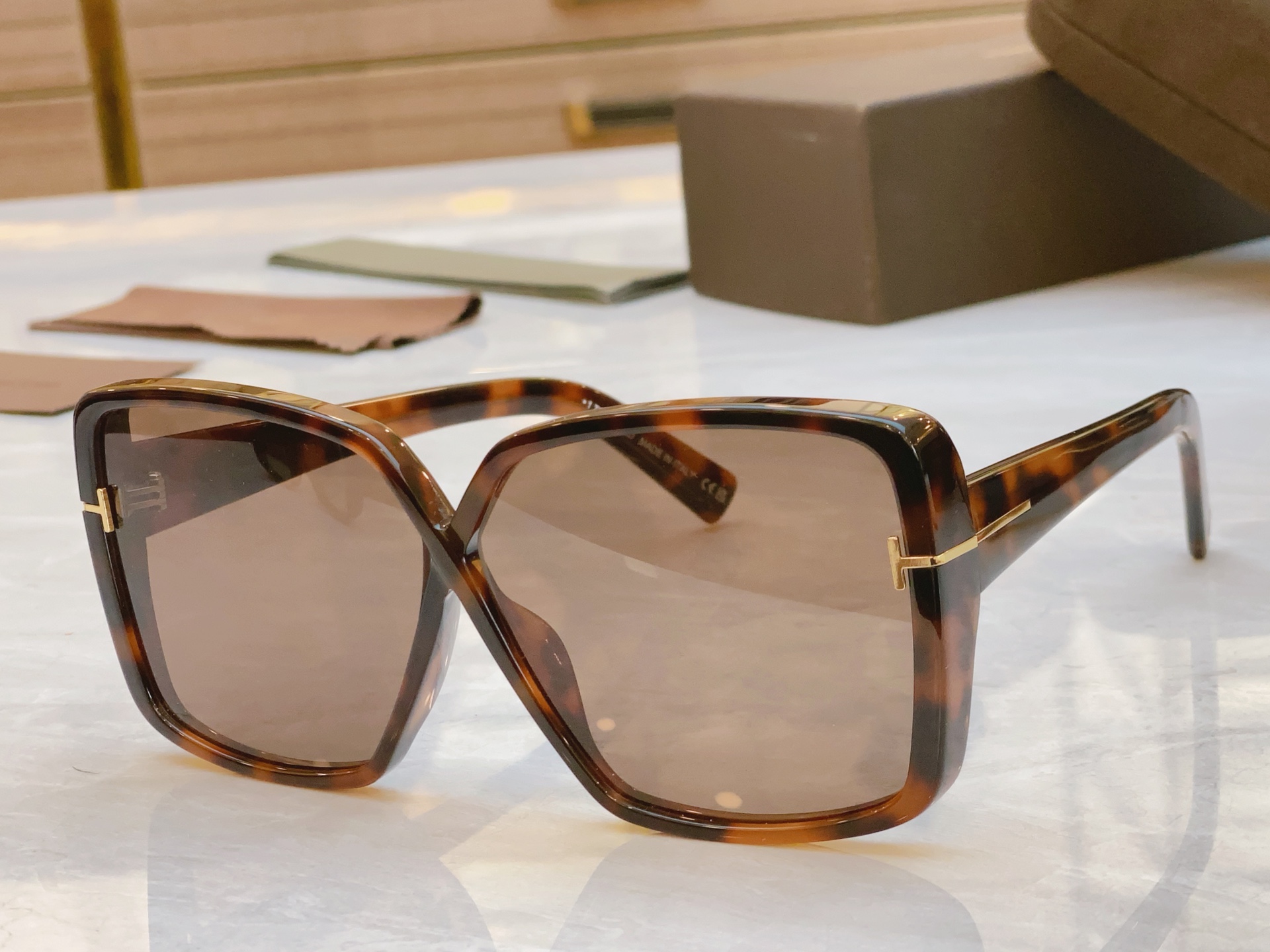 ，【TOM FOR*】汤姆*福特新款太阳镜🕶️，MODEL：FT 1117，SIZE：63口11-135