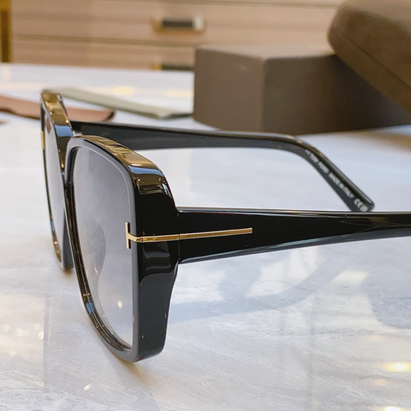 ，【TOM FOR*】汤姆*福特新款太阳镜🕶️，MODEL：FT 1117，SIZE：63口11-135