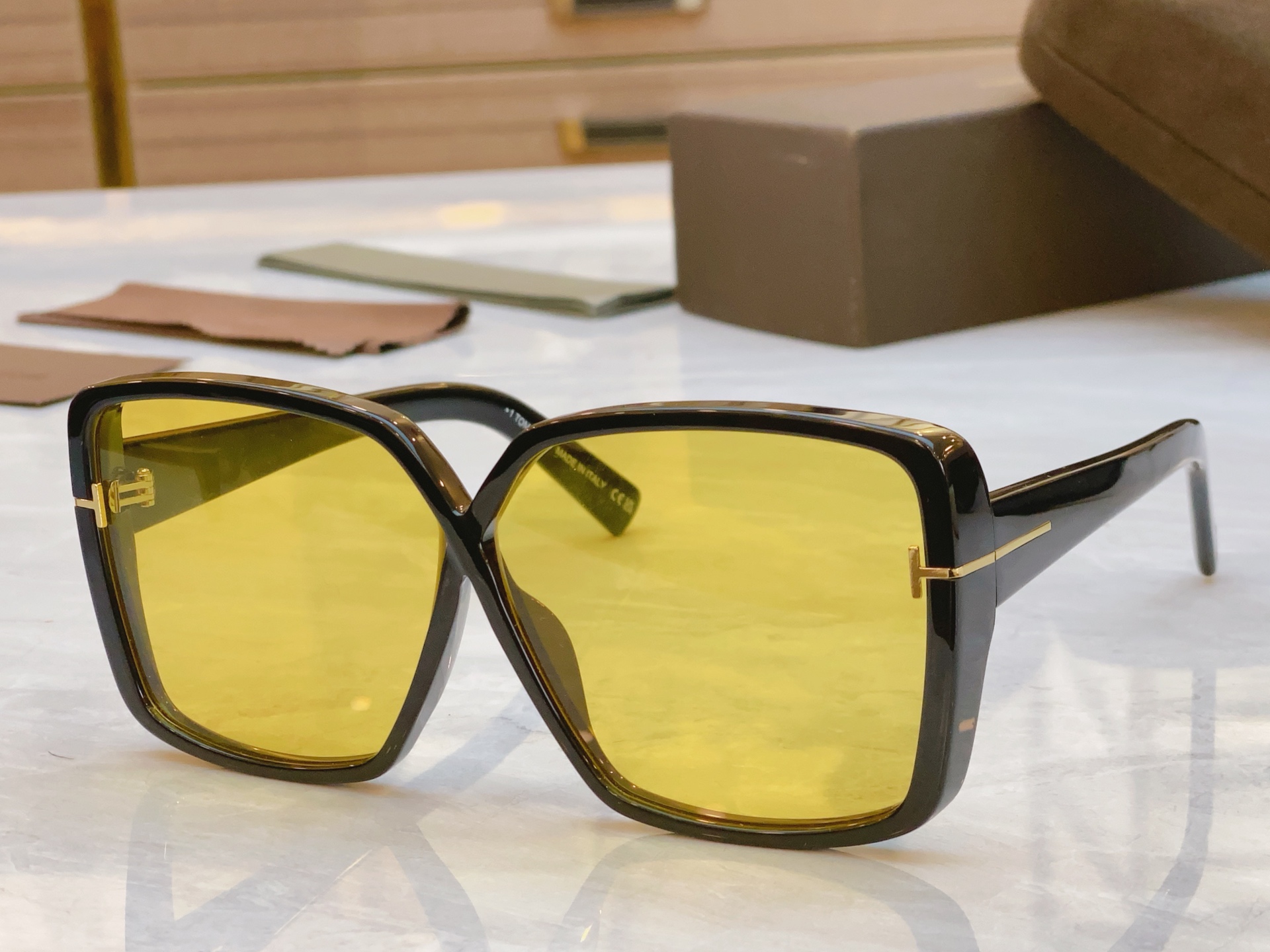 ，【TOM FOR*】汤姆*福特新款太阳镜🕶️，MODEL：FT 1117，SIZE：63口11-135