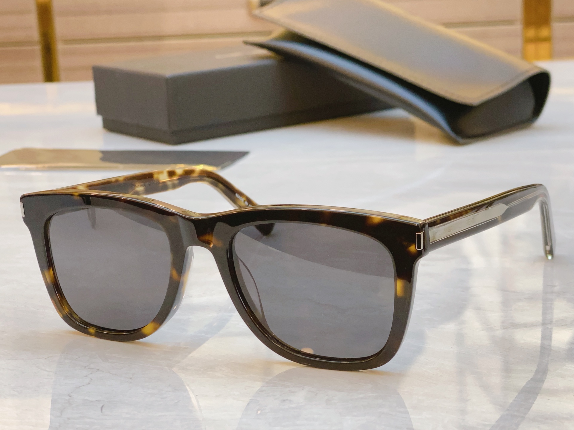 ，【SAINT LAURN*】圣罗*兰新款太阳镜，MODELSL 712，SIZE52口19-140