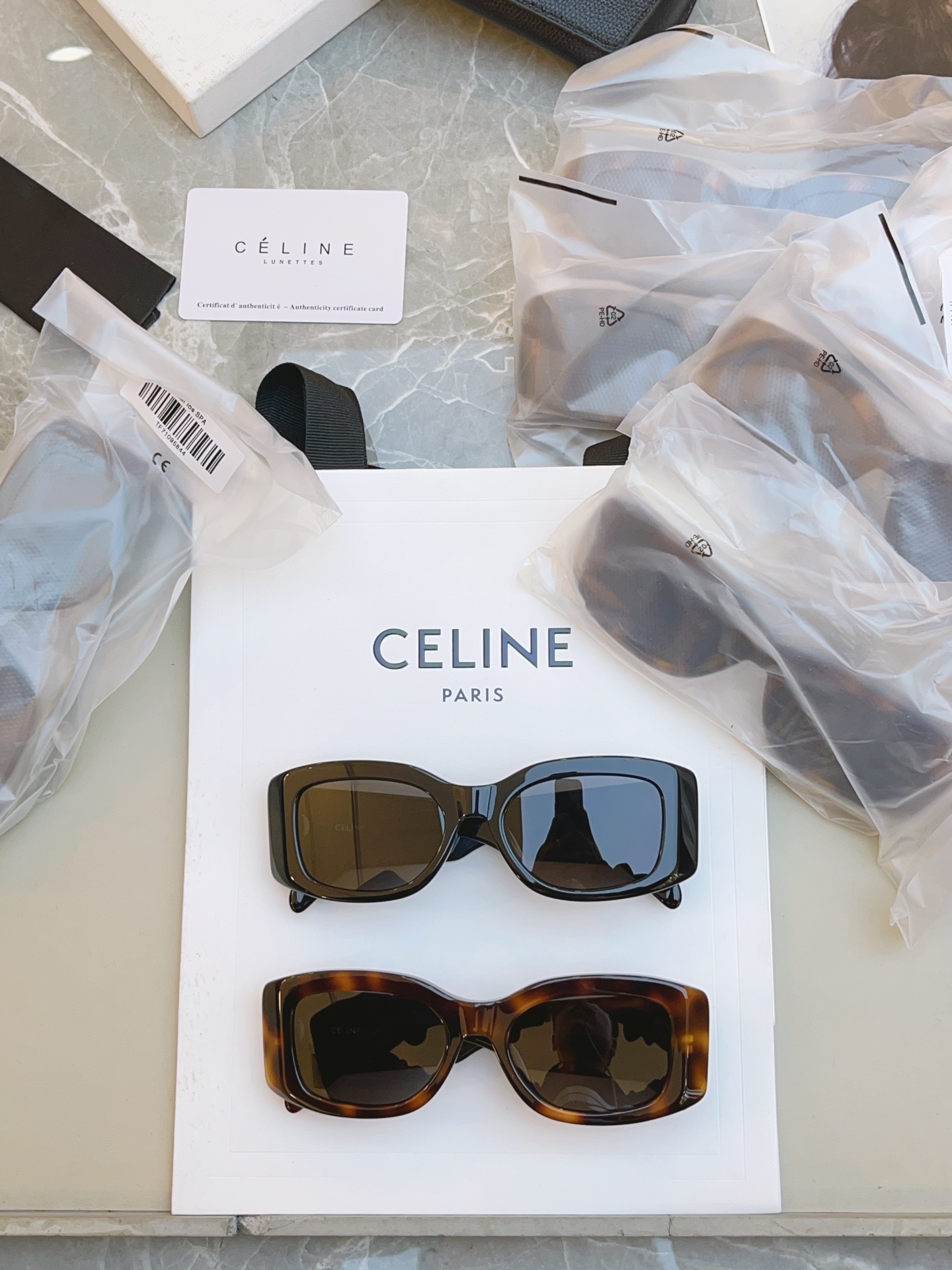 ，【CELIN*】赛*琳新款太阳镜， 原单高品质，MODELCL40282U ，SIZE 53口18-1