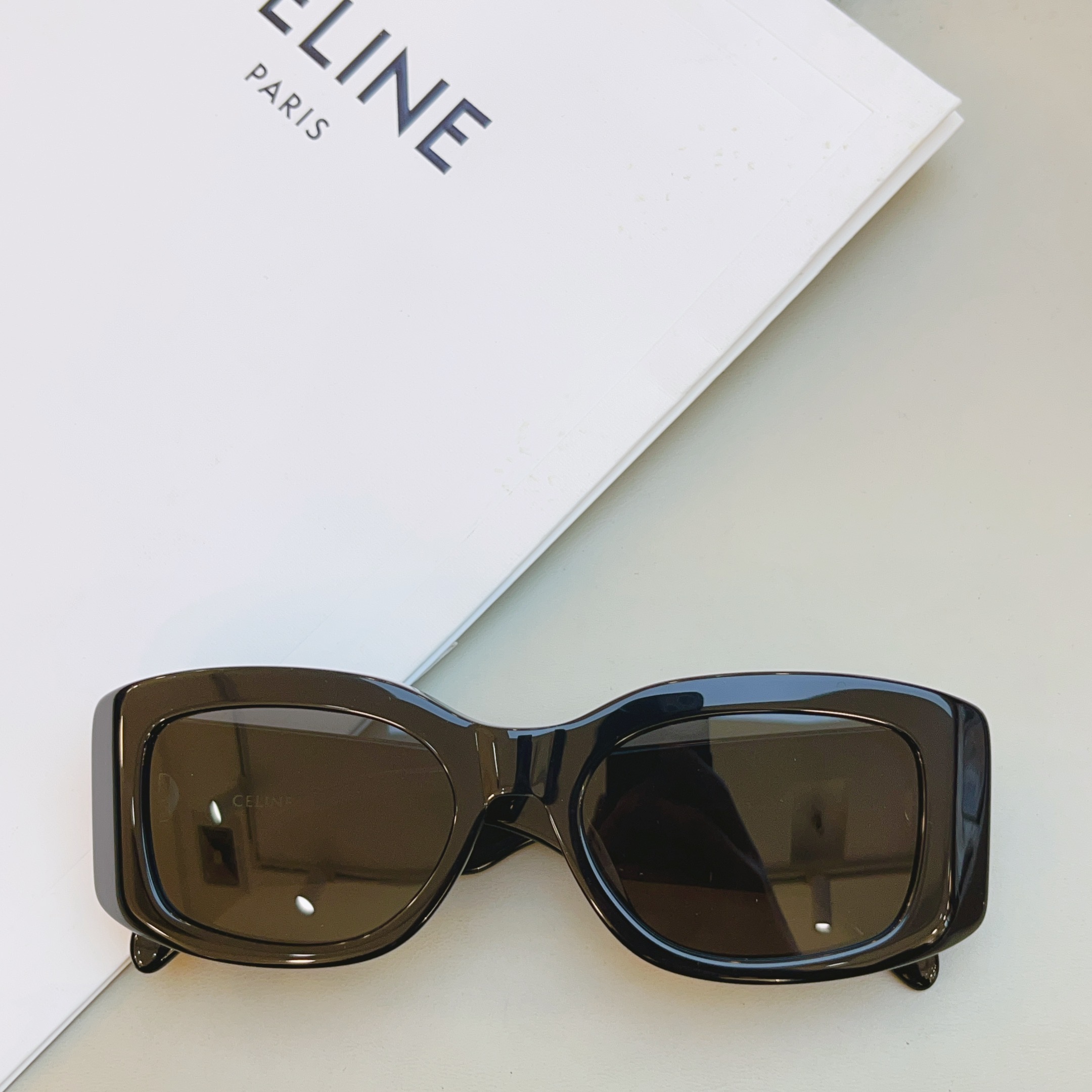 ，【CELIN*】赛*琳新款太阳镜， 原单高品质，MODELCL40282U ，SIZE 53口18-1