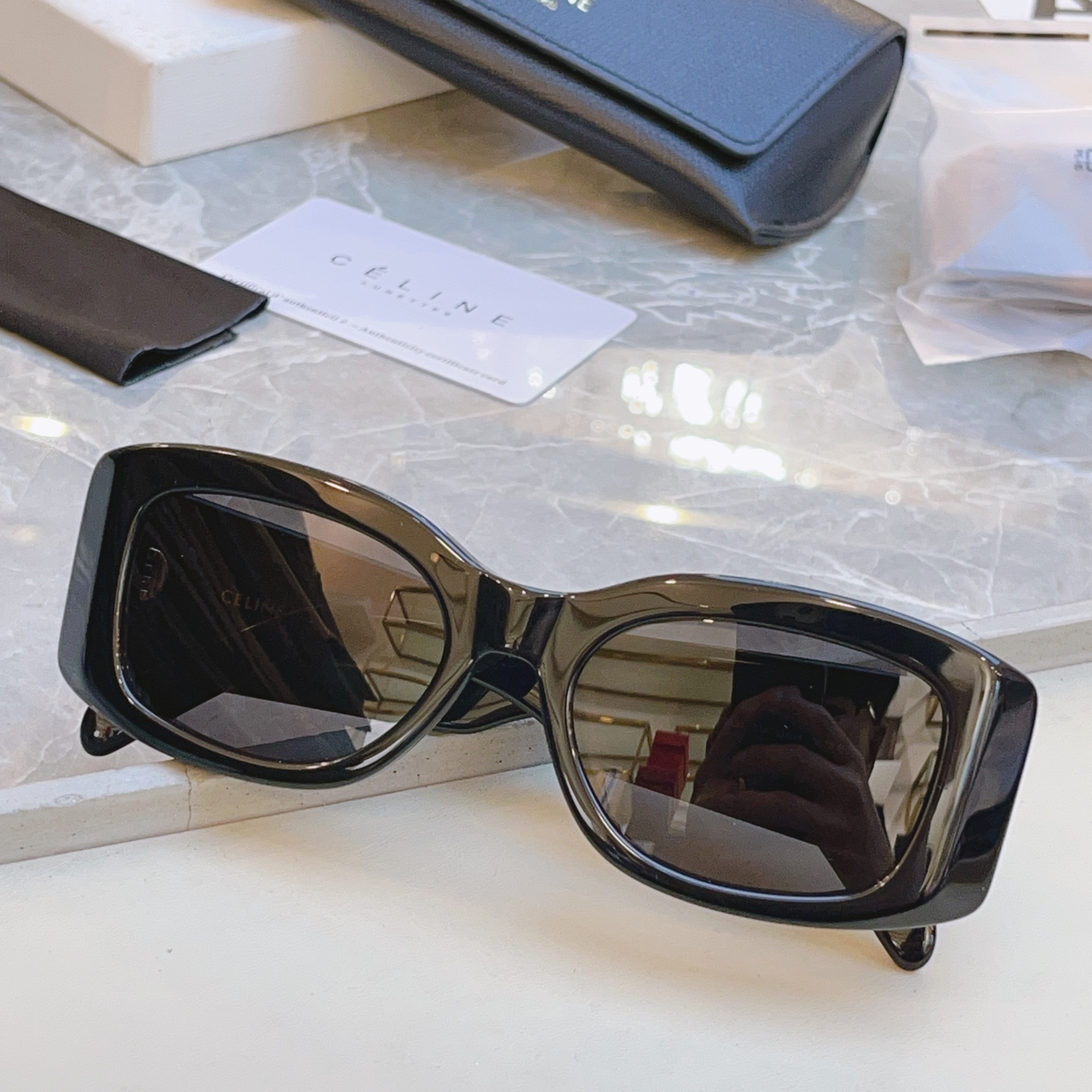 ，【CELIN*】赛*琳新款太阳镜， 原单高品质，MODELCL40282U ，SIZE 53口18-1