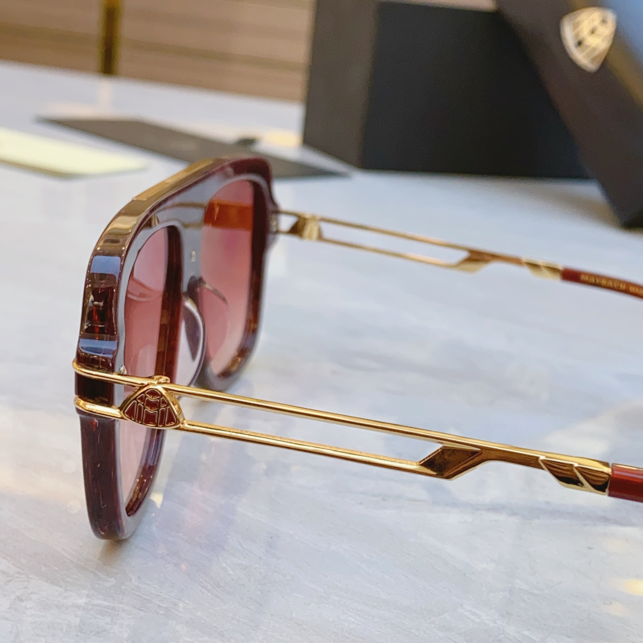 ，【MAYBAC*】迈巴*赫新款太阳镜🕶️🕶️，MODEL ON/Q/-VH-Z124，SIZE：56口