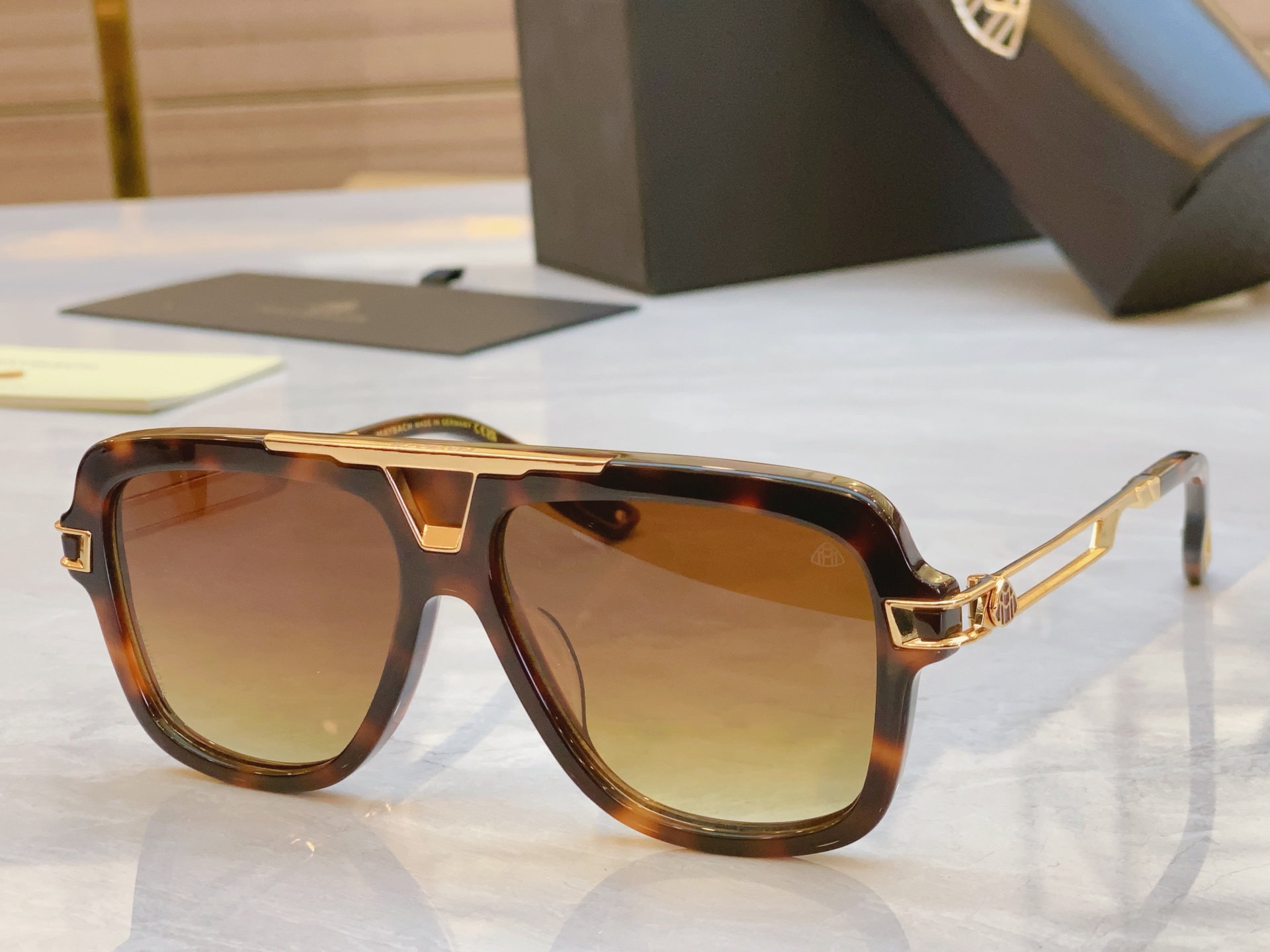 ，【MAYBAC*】迈巴*赫新款太阳镜🕶️🕶️，MODEL ON/Q/-VH-Z124，SIZE：56口