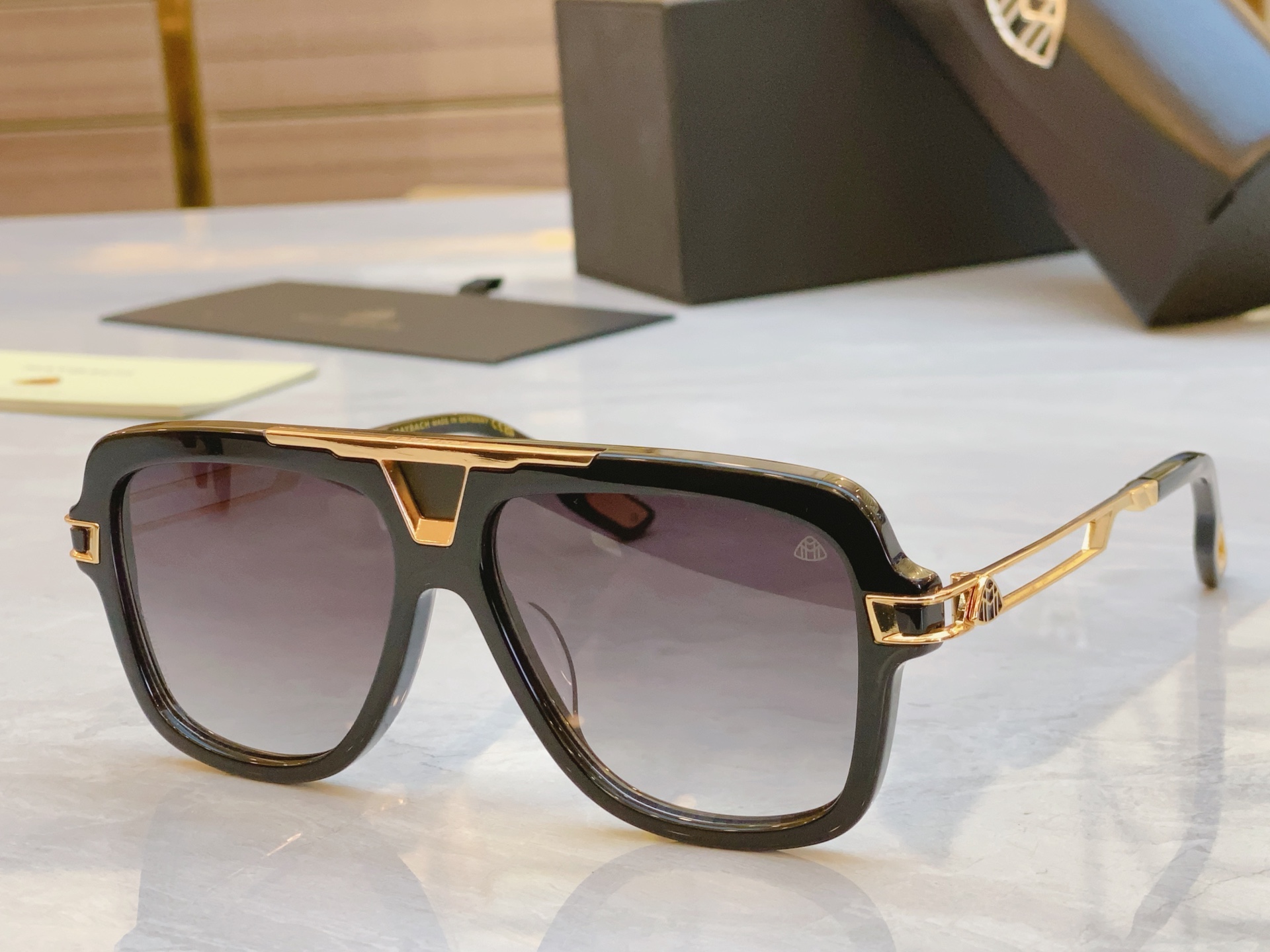 ，【MAYBAC*】迈巴*赫新款太阳镜🕶️🕶️，MODEL ON/Q/-VH-Z124，SIZE：56口