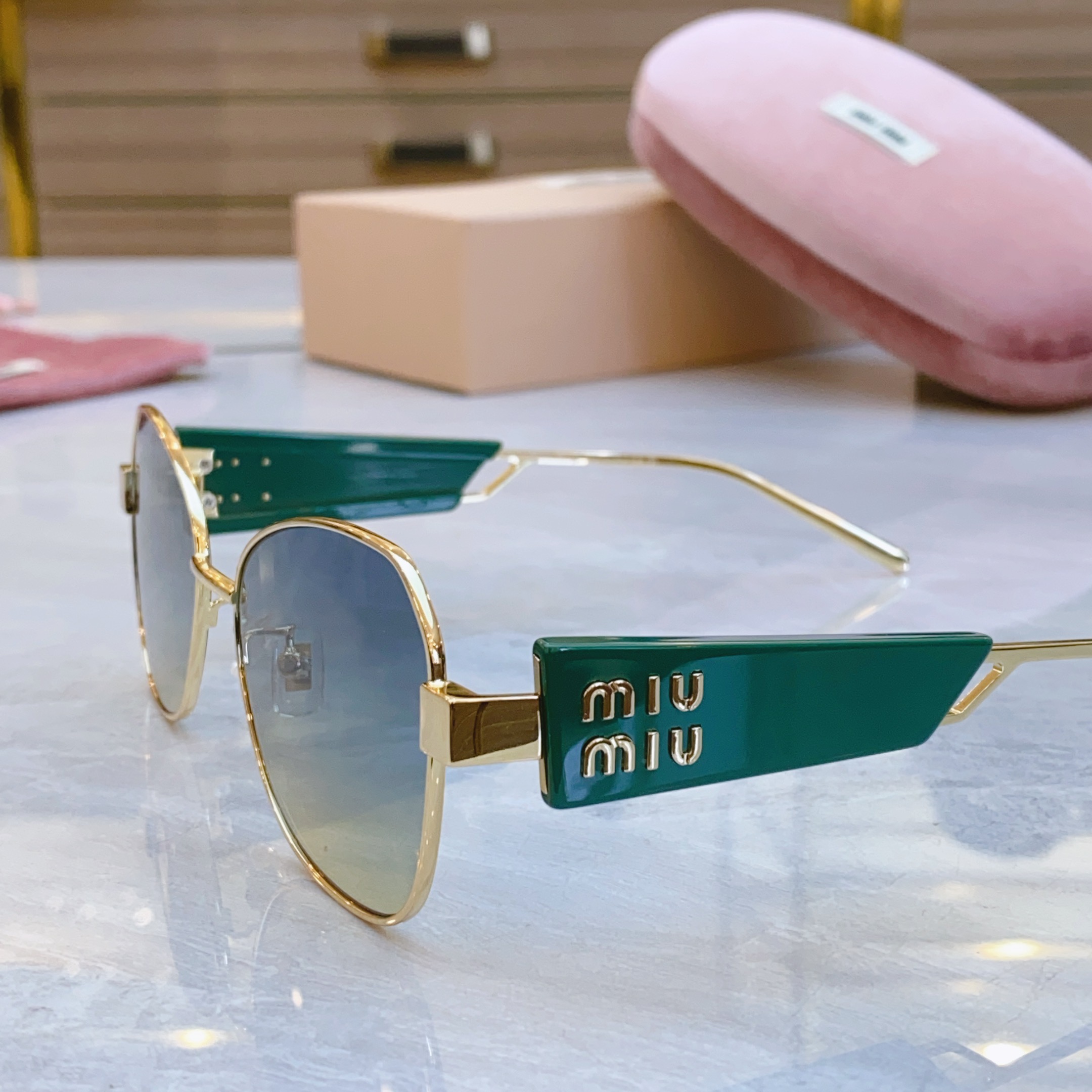 ，【MIU MI*】缪缪新款太阳镜，MODELSMU 67WS，SIZE：55口18-145