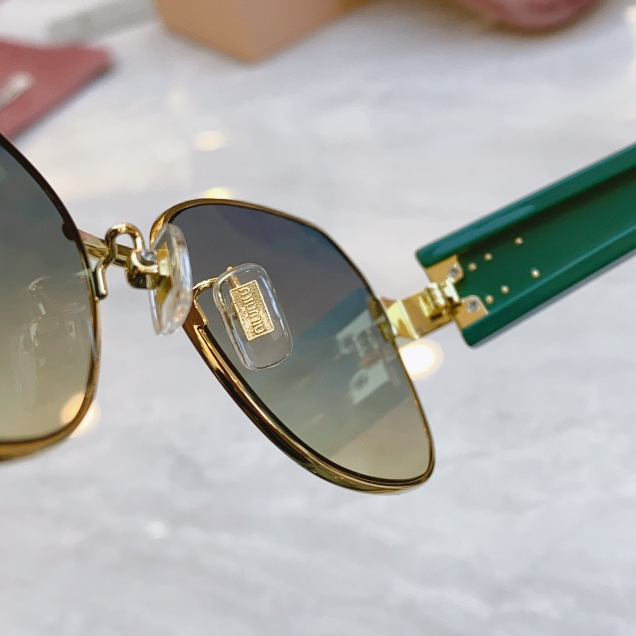 ，【MIU MI*】缪缪新款太阳镜，MODELSMU 67WS，SIZE：55口18-145