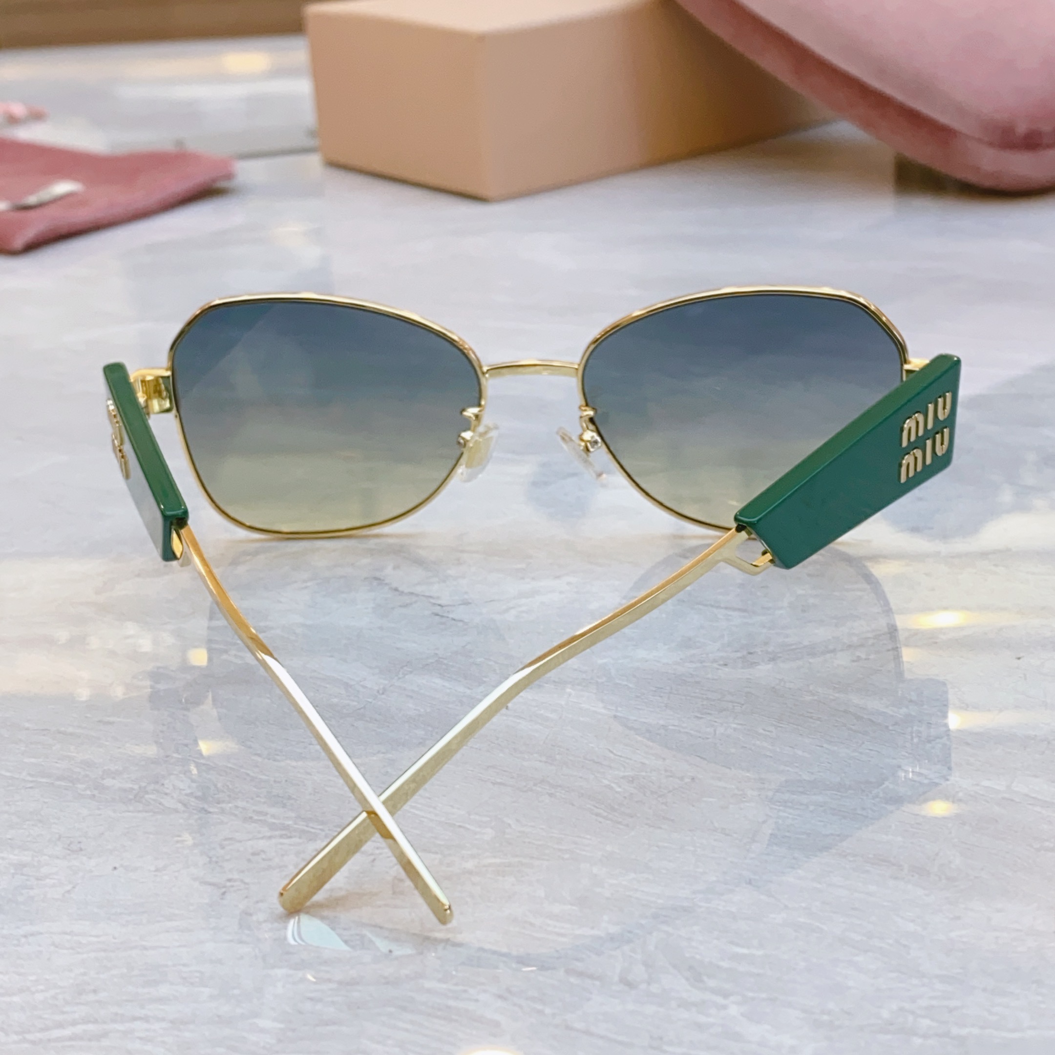 ，【MIU MI*】缪缪新款太阳镜，MODELSMU 67WS，SIZE：55口18-145