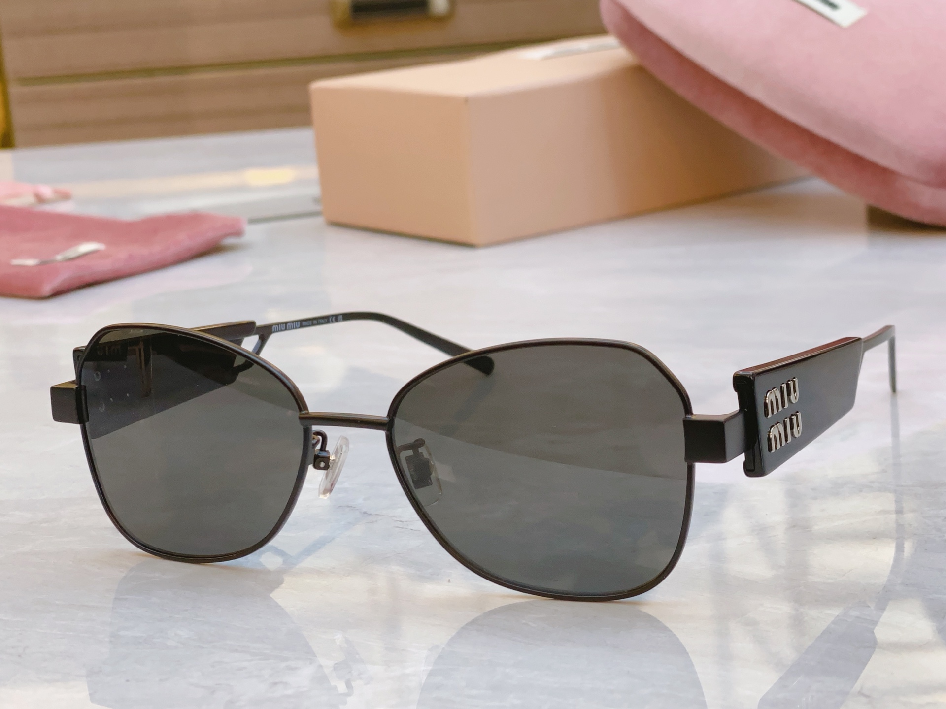 ，【MIU MI*】缪缪新款太阳镜，MODELSMU 67WS，SIZE：55口18-145