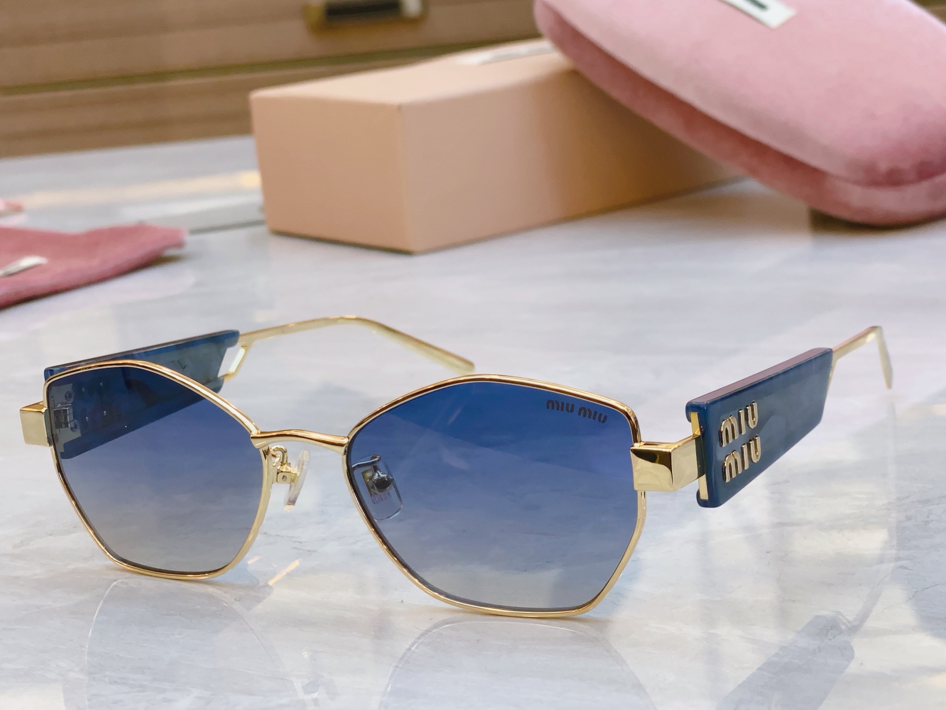 ，【MIU MI*】缪缪新款太阳镜，MODELSMU 66WS，SIZE：55口18-145