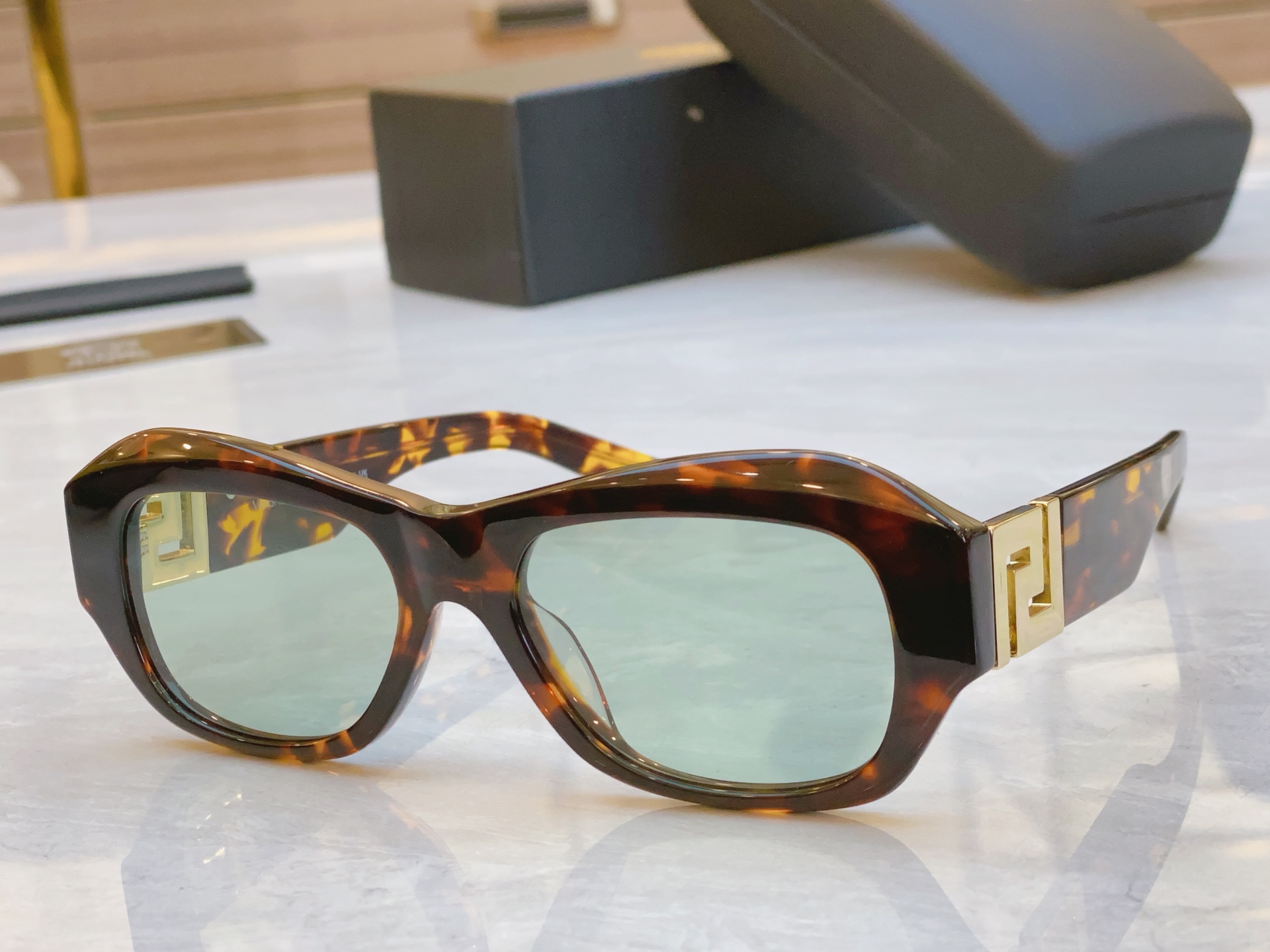 ，【VERSAC*】范思*哲新款太阳镜，MODEL：VE T75，SIZE：53口19-145