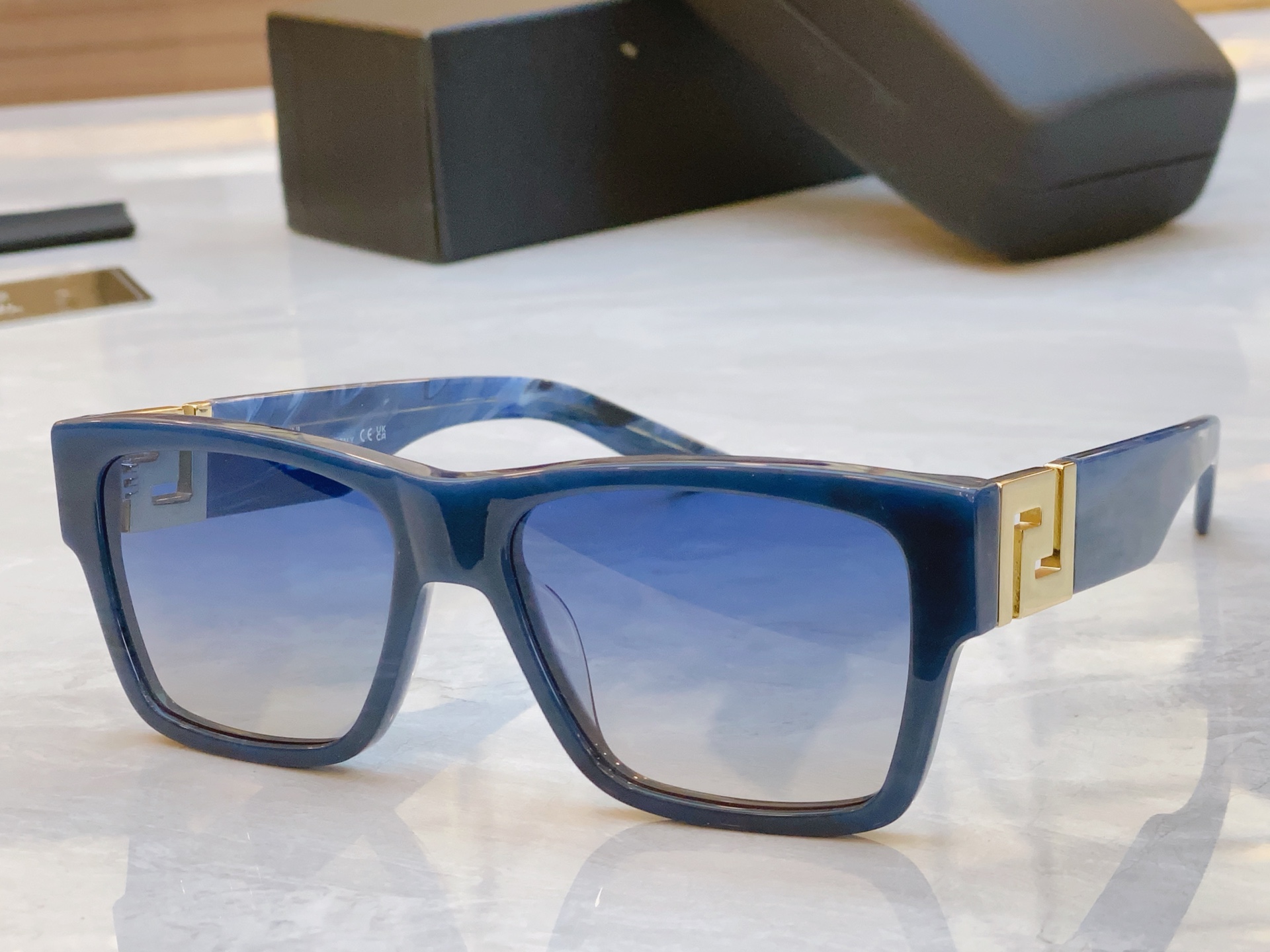 ，【VERSAC*】范思*哲新款太阳镜，MODEL：VE4296，SIZE：55口18-145