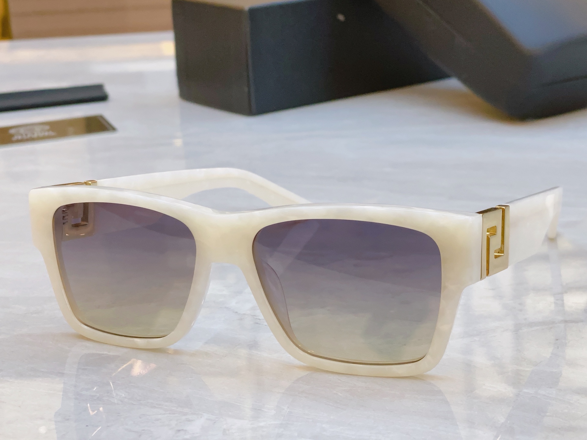 ，【VERSAC*】范思*哲新款太阳镜，MODEL：VE4296，SIZE：55口18-145