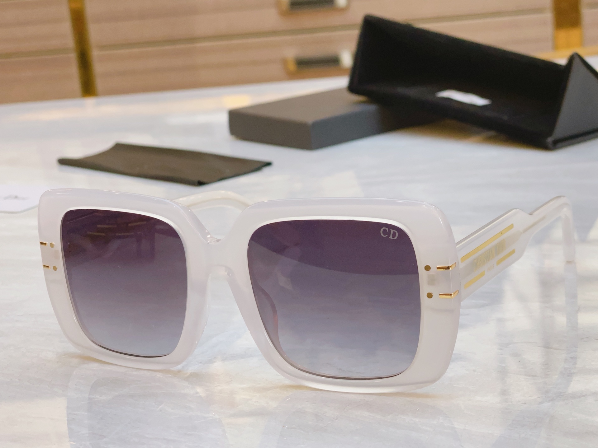，【DIO* 】迪*奥新款太阳镜，MODEL：Diorsignature S11F，SIZE：54口21