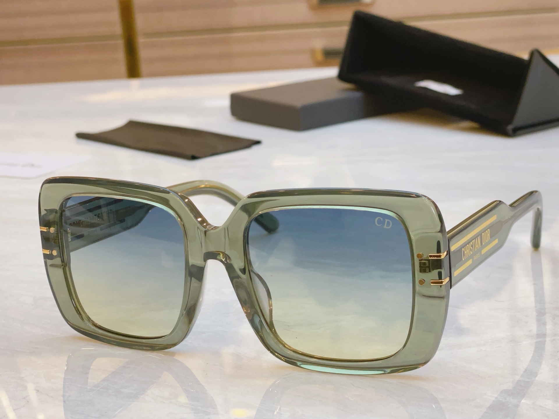 ，【DIO* 】迪*奥新款太阳镜，MODEL：Diorsignature S11F，SIZE：54口21