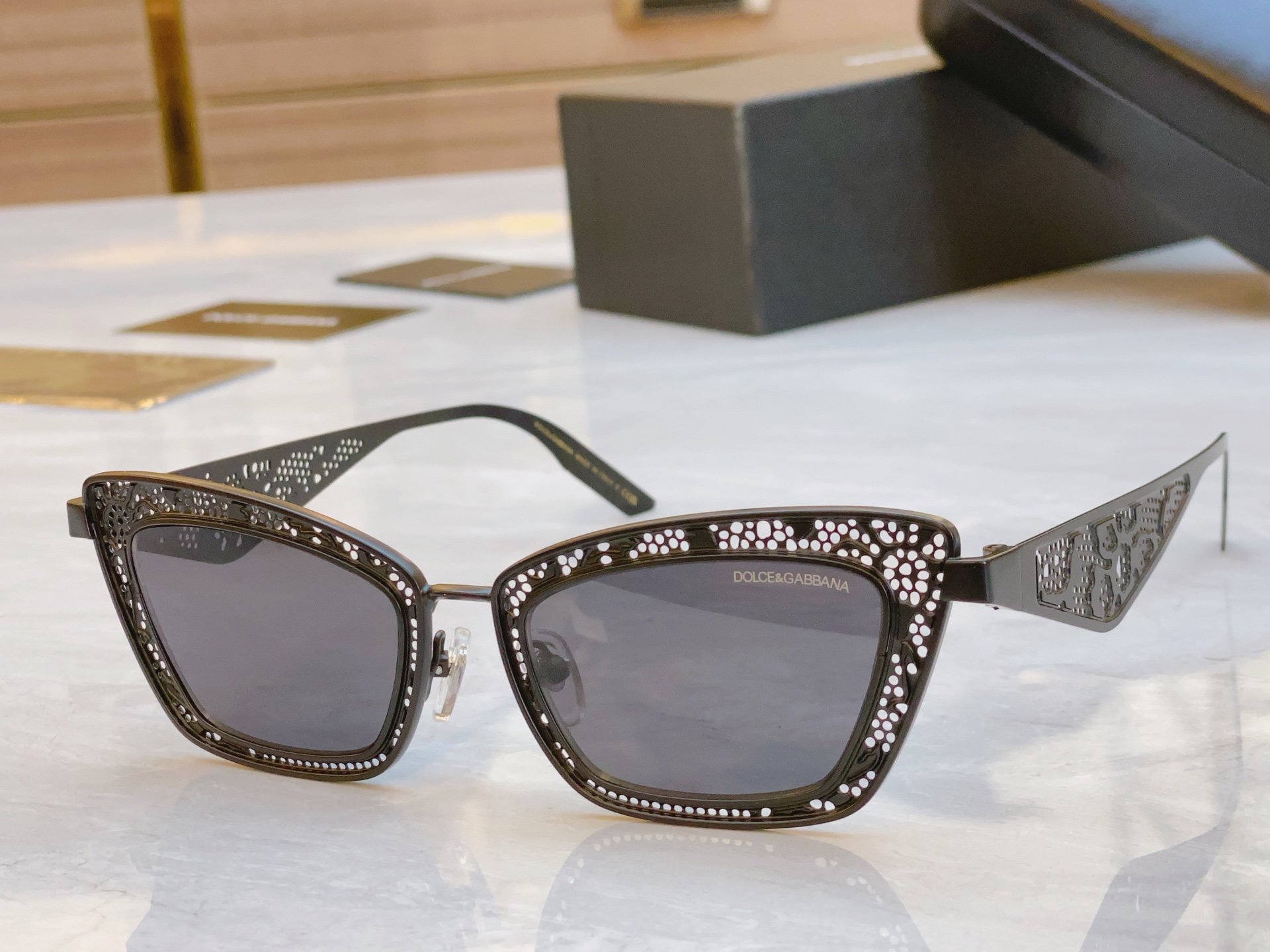 ，【DOLCE & GABBAN*】D*G新款太阳镜，MODEL：DG2311，SIZE：51口20-1