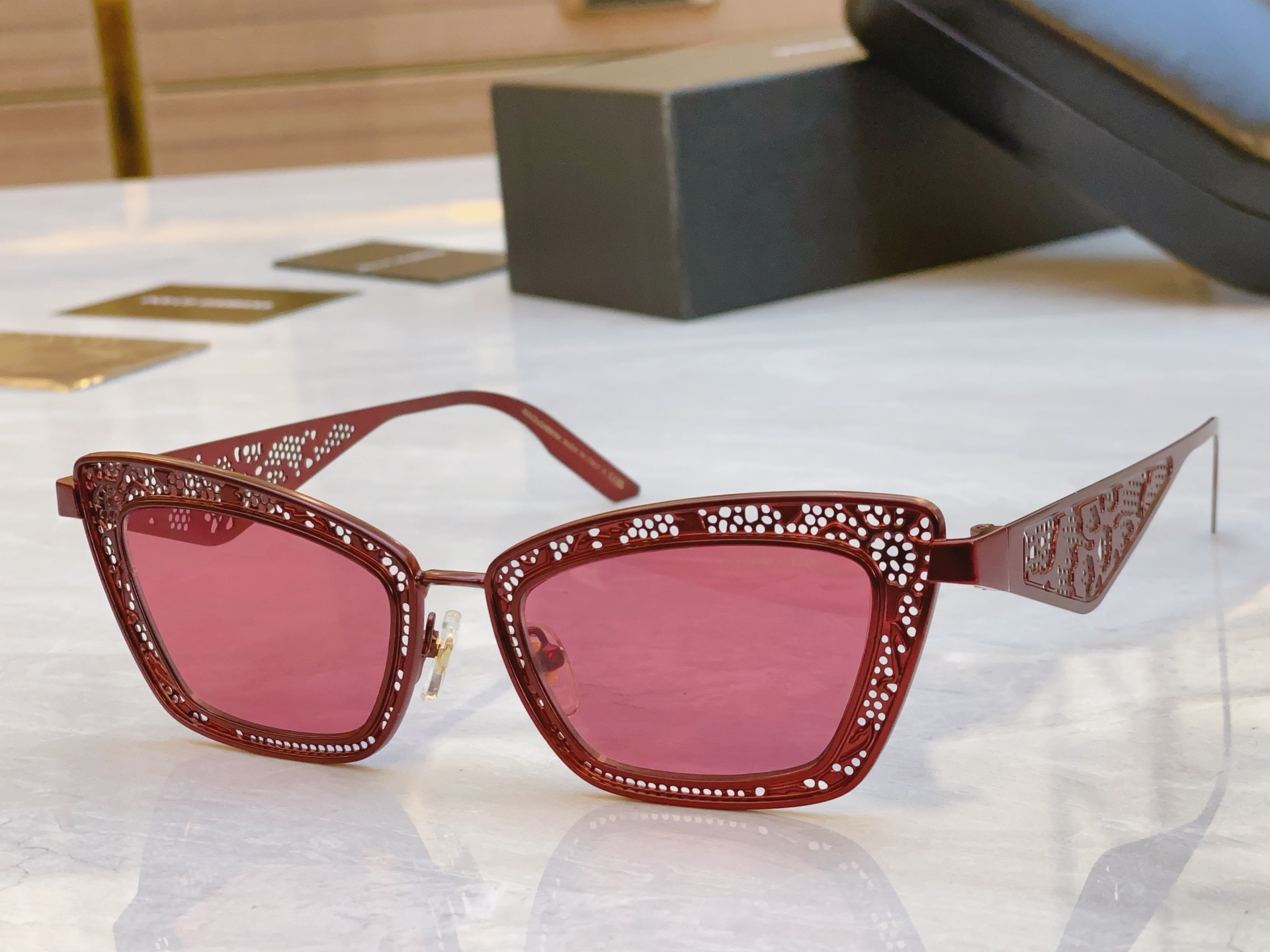 ，【DOLCE & GABBAN*】D*G新款太阳镜，MODEL：DG2311，SIZE：51口20-1