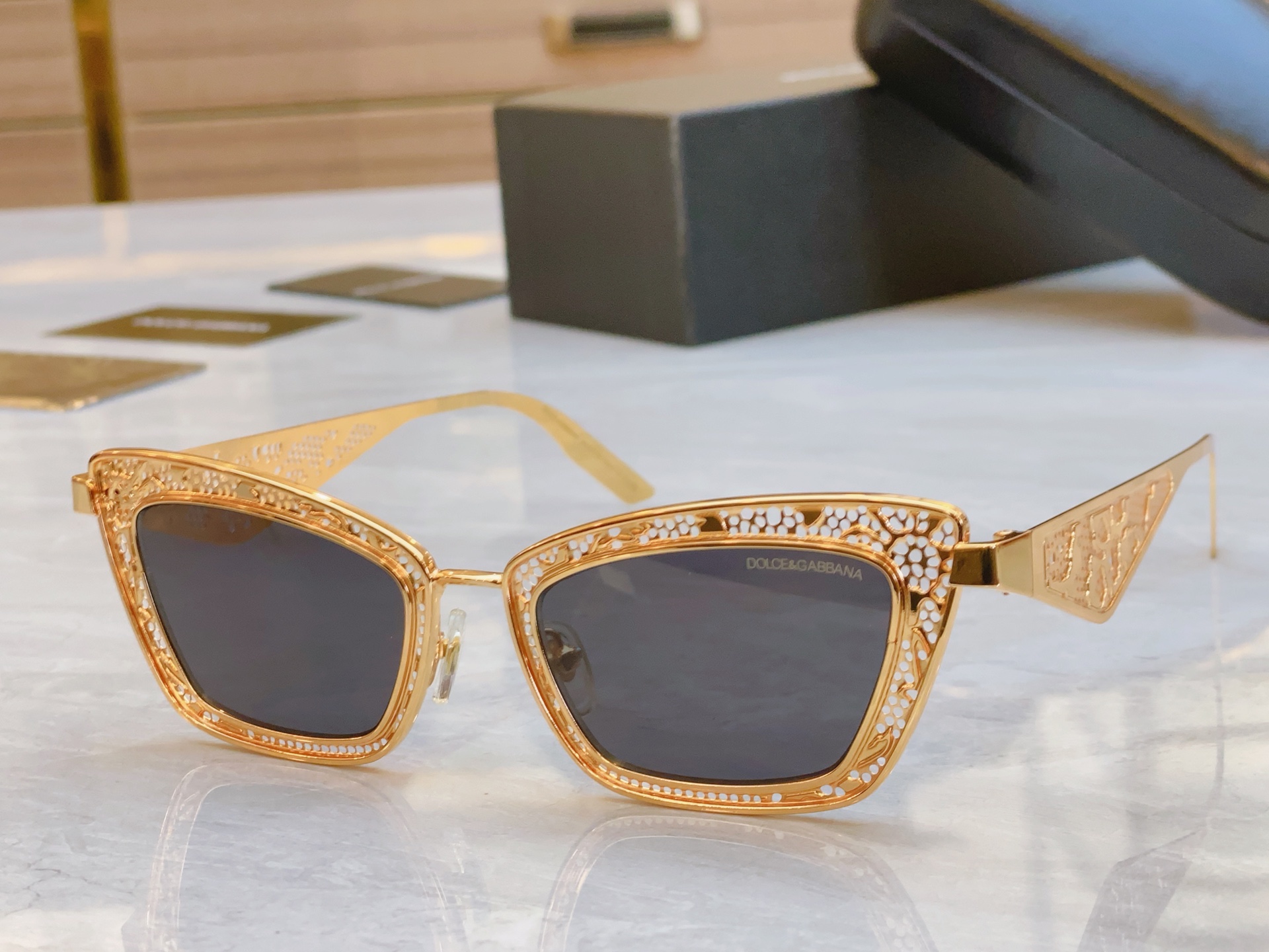 ，【DOLCE & GABBAN*】D*G新款太阳镜，MODEL：DG2311，SIZE：51口20-1