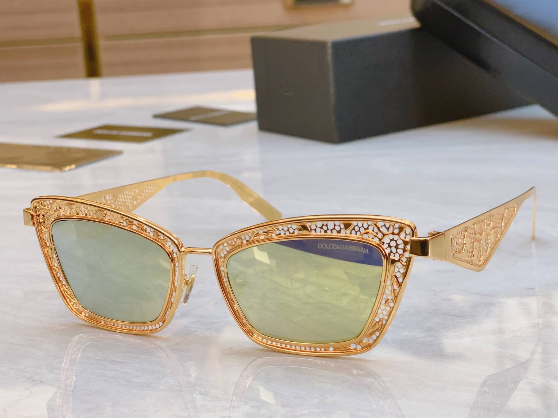 ，【DOLCE & GABBAN*】D*G新款太阳镜，MODEL：DG2311，SIZE：51口20-1
