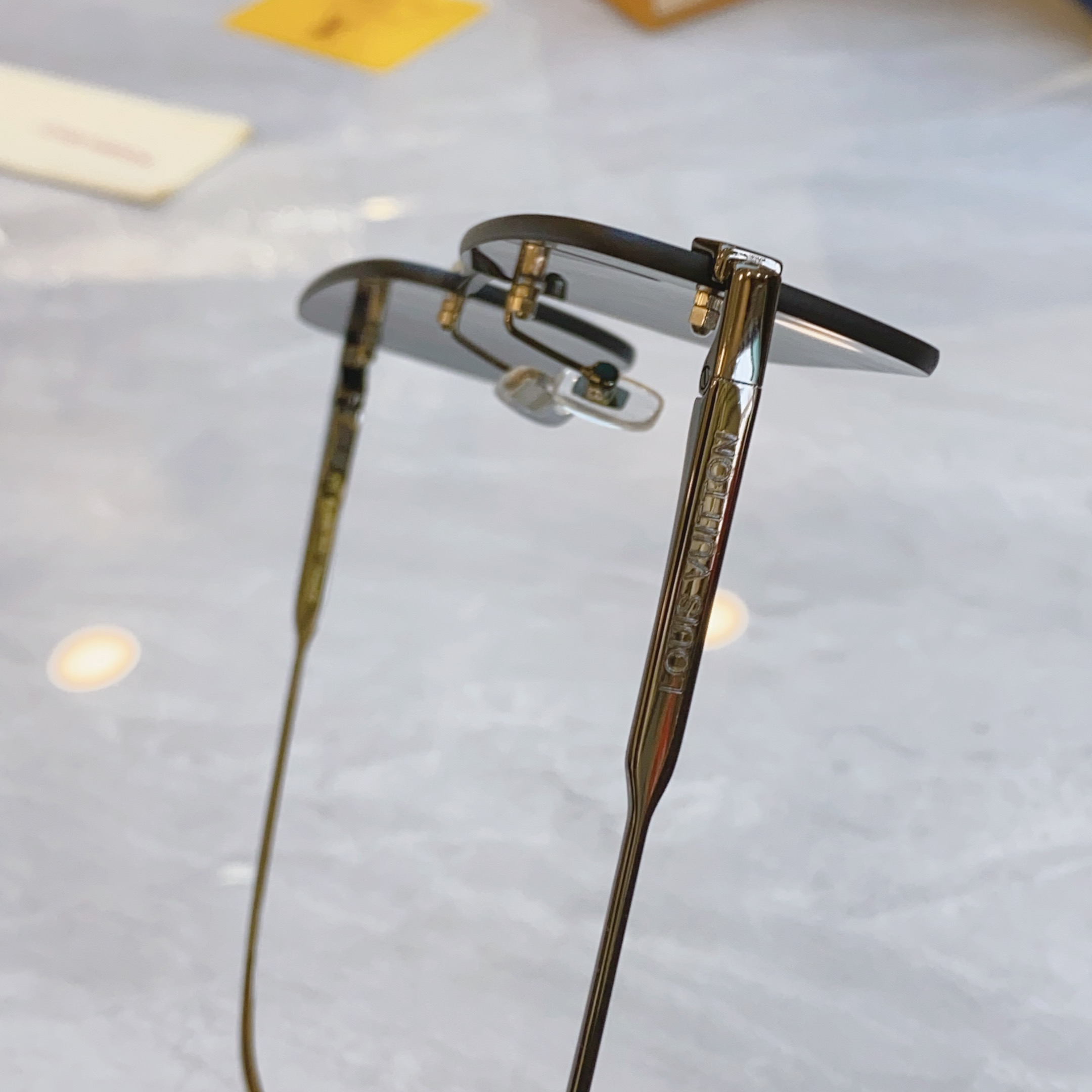 ，【LOUIS VUITTO*】路易*威登新款太阳镜，MODEL：Z2194U，SIZE：58口19-1