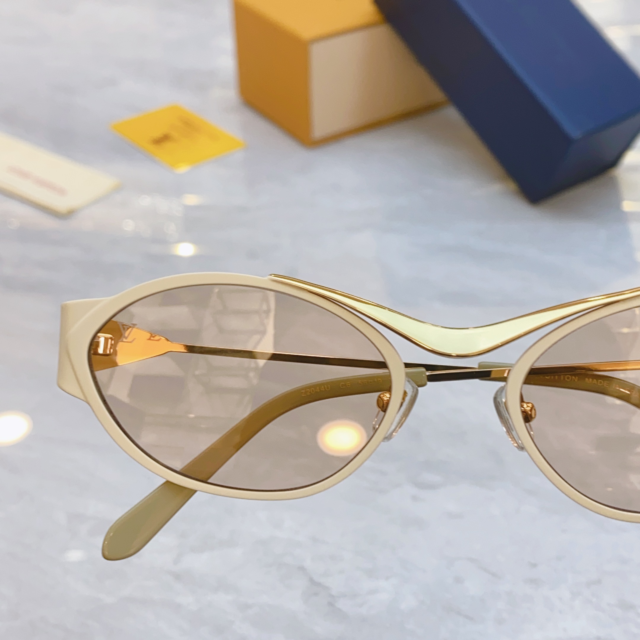 ，【LOUIS VUITTO*】路易*威登新款太阳镜，MODEL：Z2044U，SIZE：56口19-1