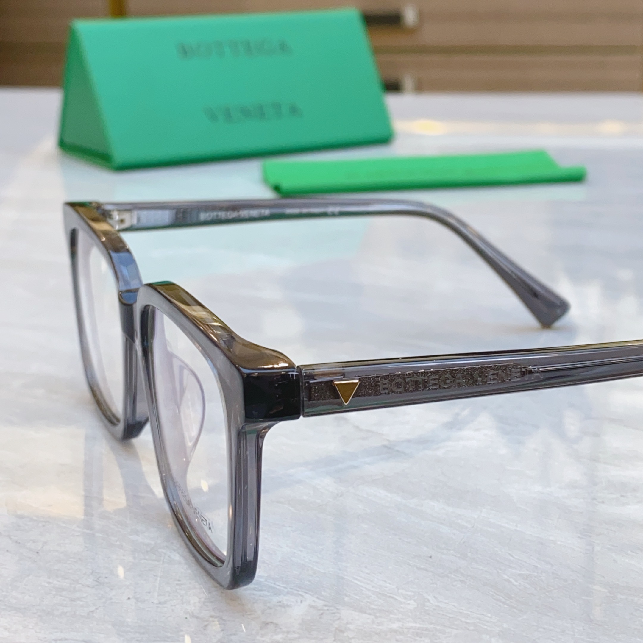 ，【BOTTEGA VENET*】宝缇*嘉新款太阳镜，MODEL：BV1228OA，SIZE：54口18