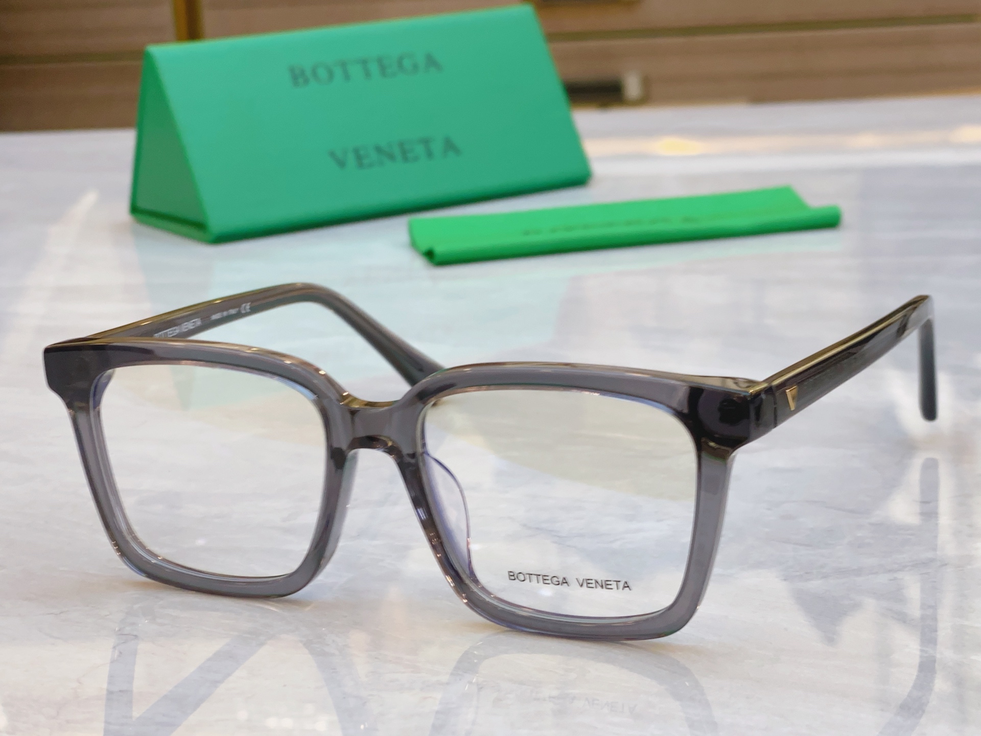 ，【BOTTEGA VENET*】宝缇*嘉新款太阳镜，MODEL：BV1228OA，SIZE：54口18
