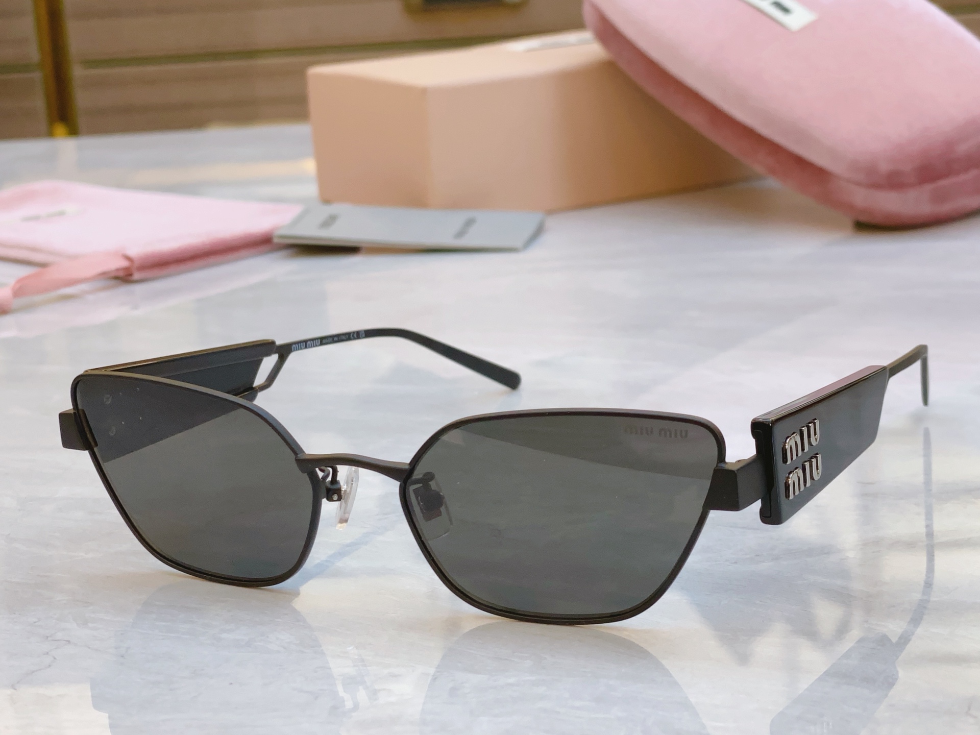 ，【MIU MI*】缪缪新款太阳镜，MODELSMU 65W，SIZE：58口19-145