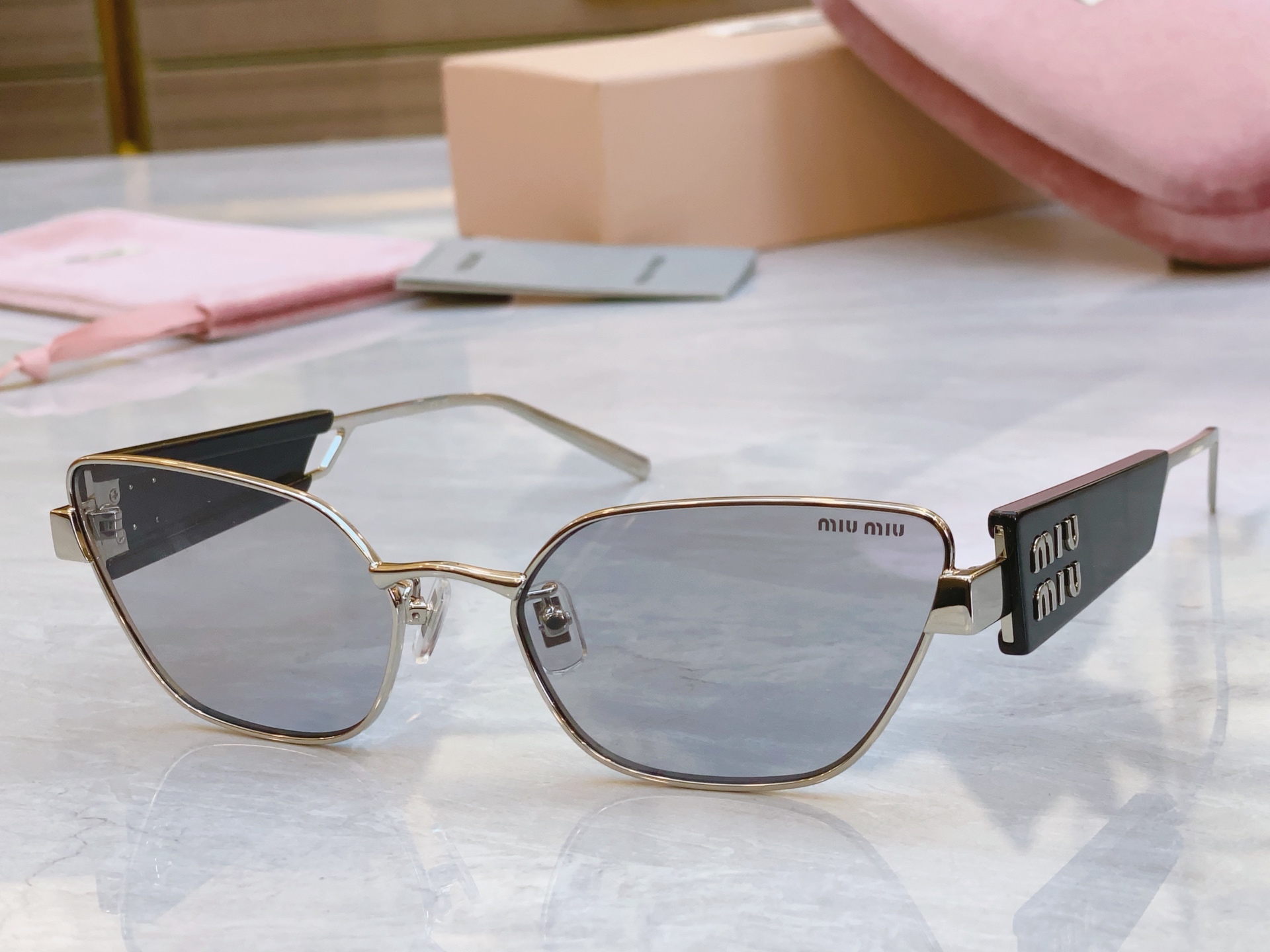 ，【MIU MI*】缪缪新款太阳镜，MODELSMU 65W，SIZE：58口19-145