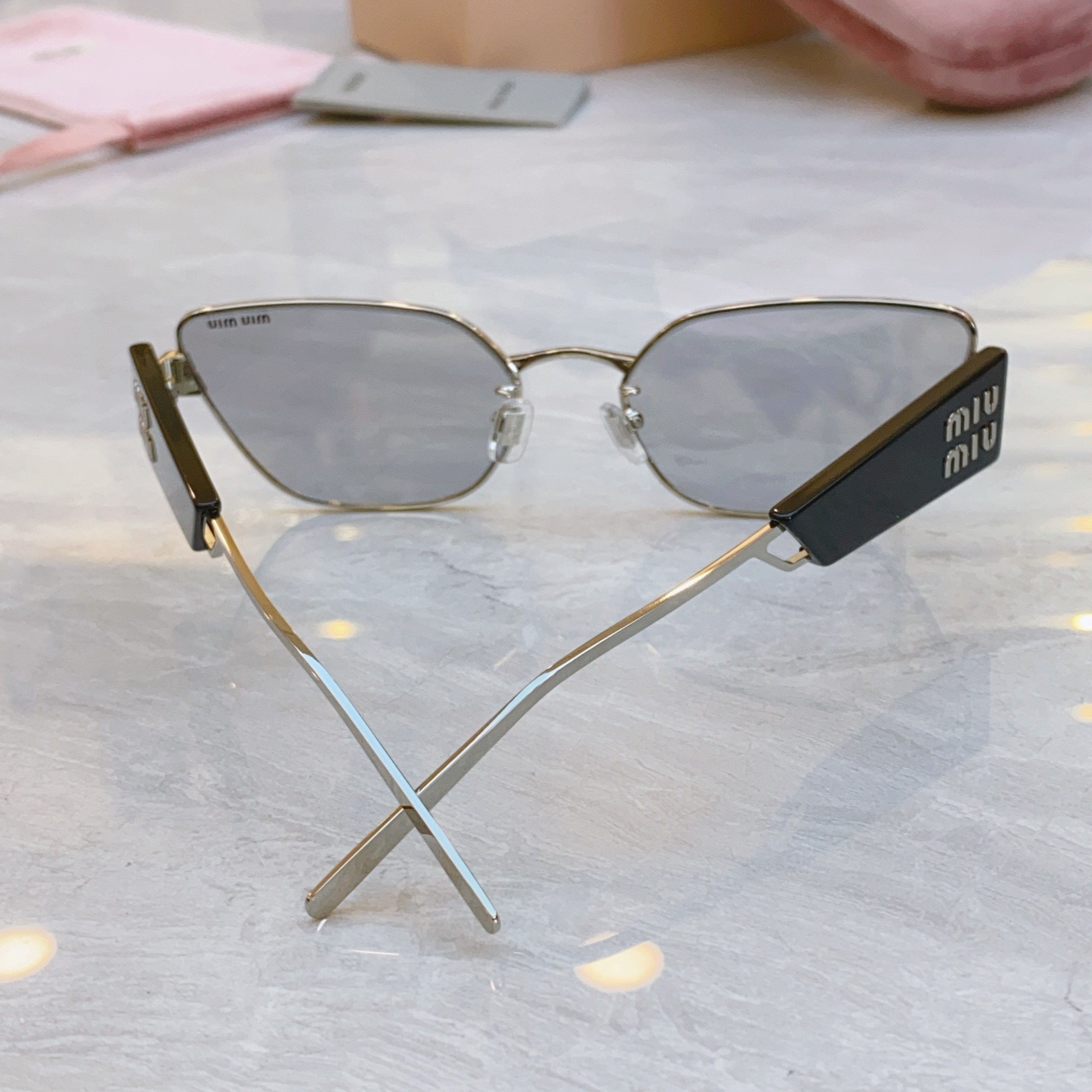 ，【MIU MI*】缪缪新款太阳镜，MODELSMU 65W，SIZE：58口19-145