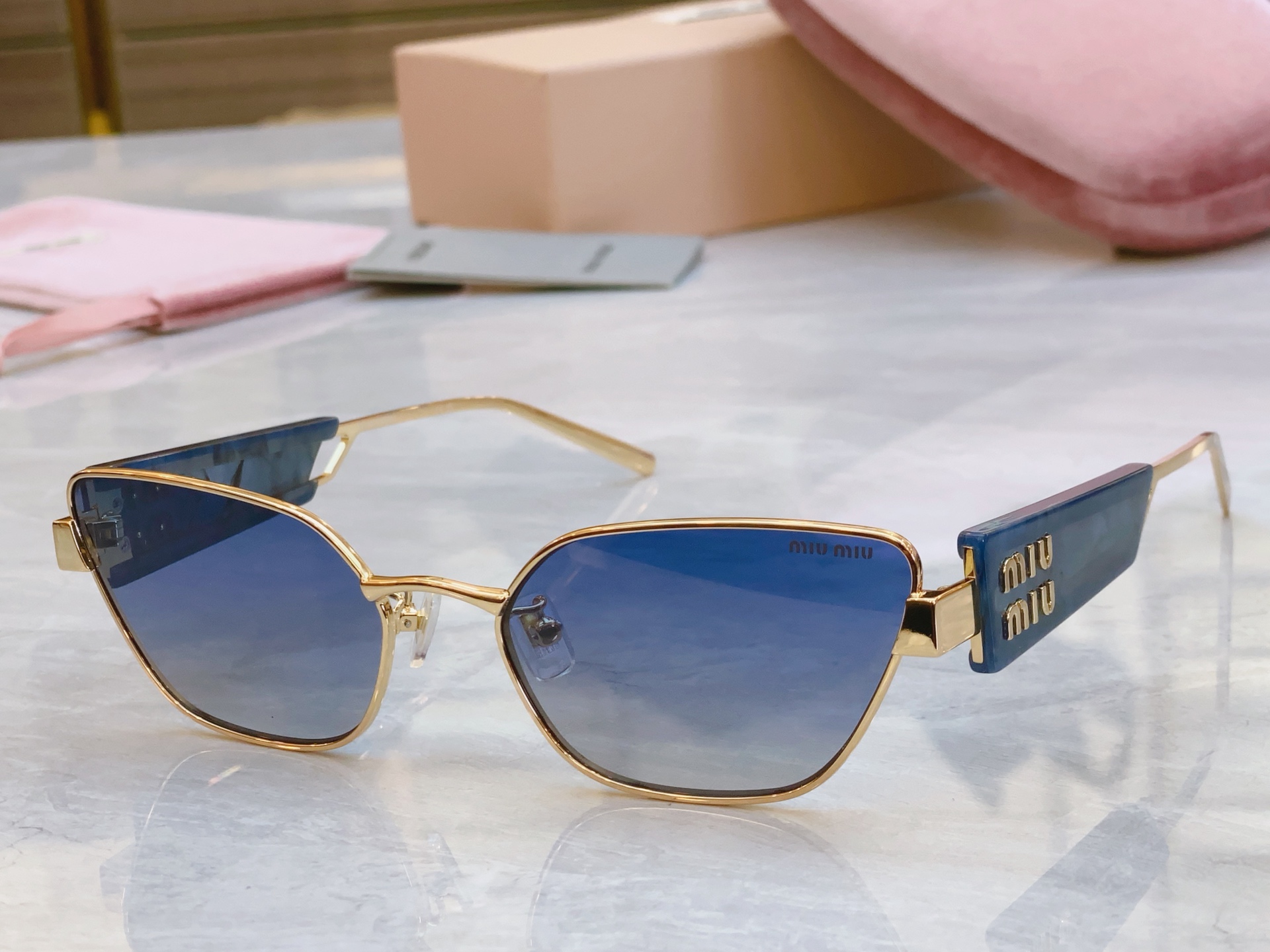 ，【MIU MI*】缪缪新款太阳镜，MODELSMU 65W，SIZE：58口19-145