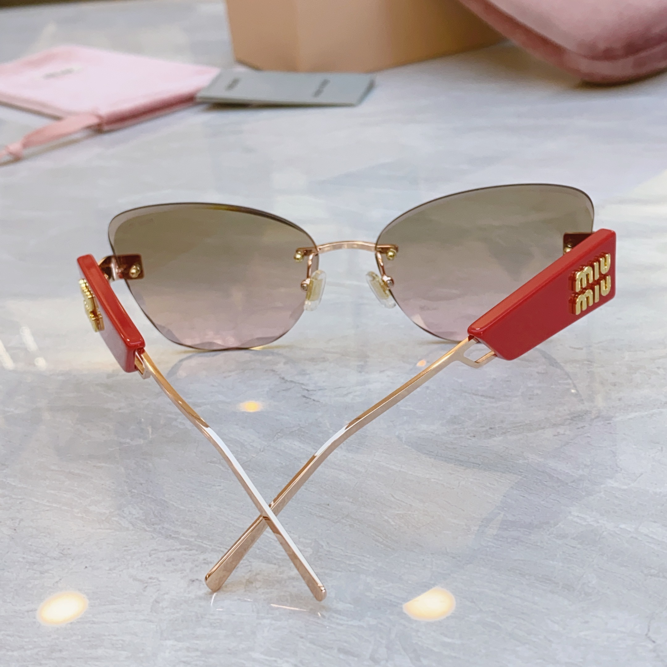 ，【MIU MI*】缪缪新款太阳镜，MODELSMU 127AV，SIZE：60口16-142