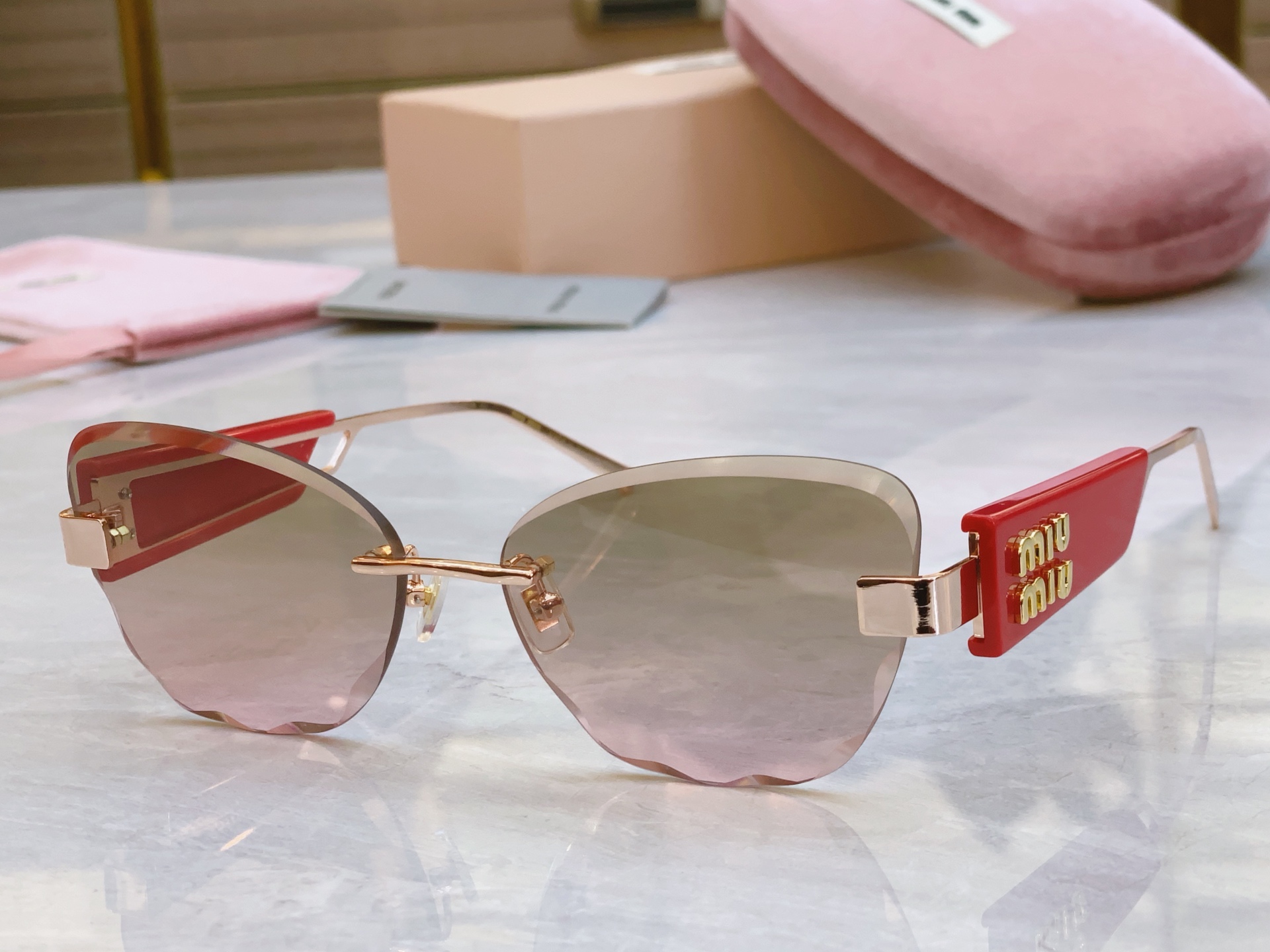 ，【MIU MI*】缪缪新款太阳镜，MODELSMU 127AV，SIZE：60口16-142