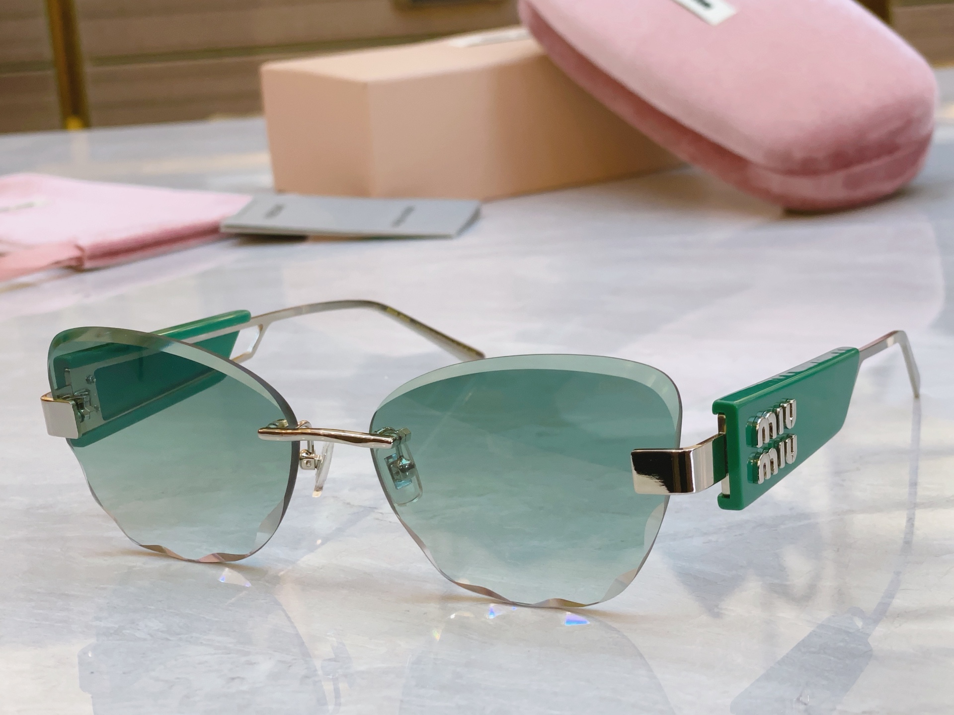 ，【MIU MI*】缪缪新款太阳镜，MODELSMU 127AV，SIZE：60口16-142