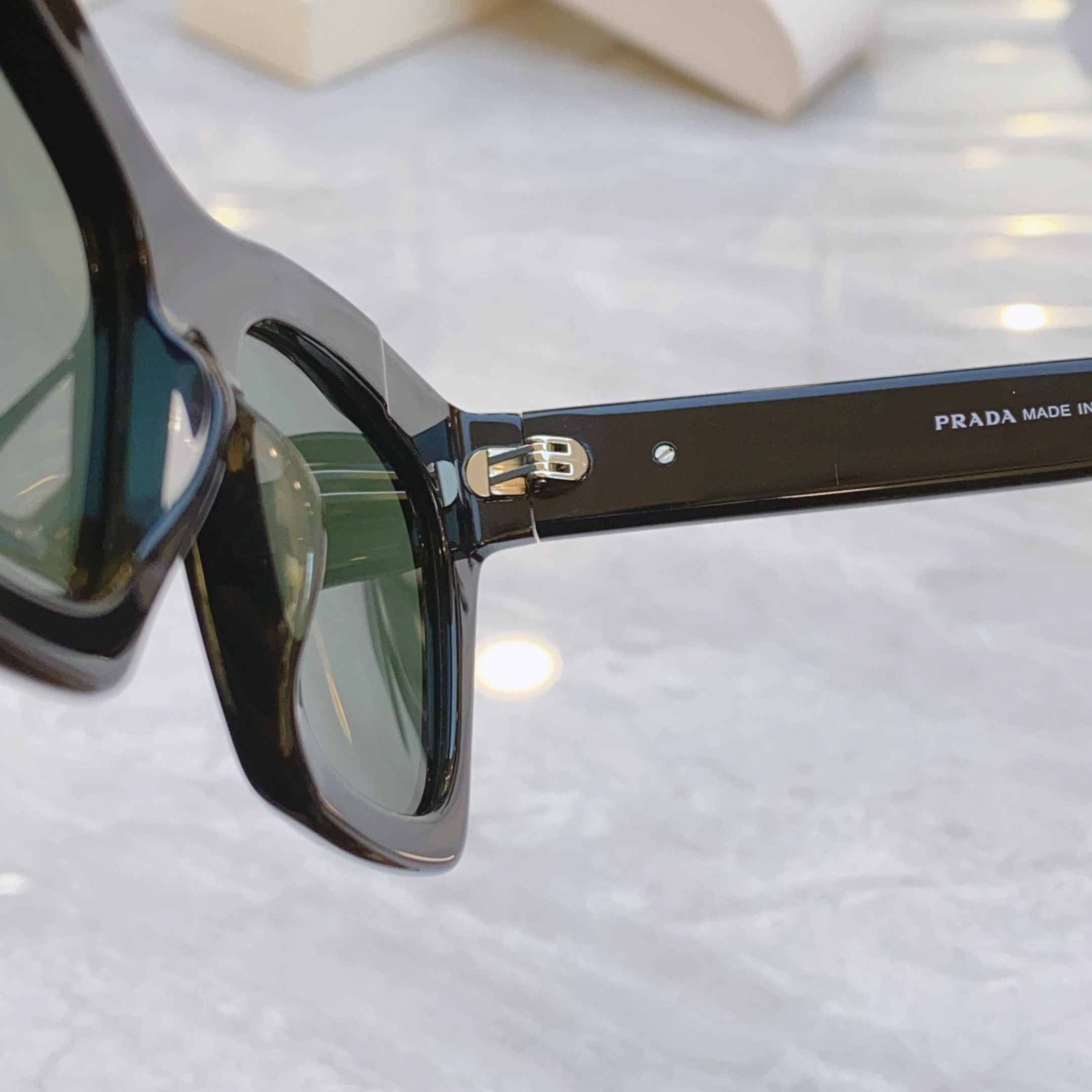 ，【PRAD*】普拉*达新款太阳镜🕶️，MODEL：PR S1009，SIZE：55口17-142
