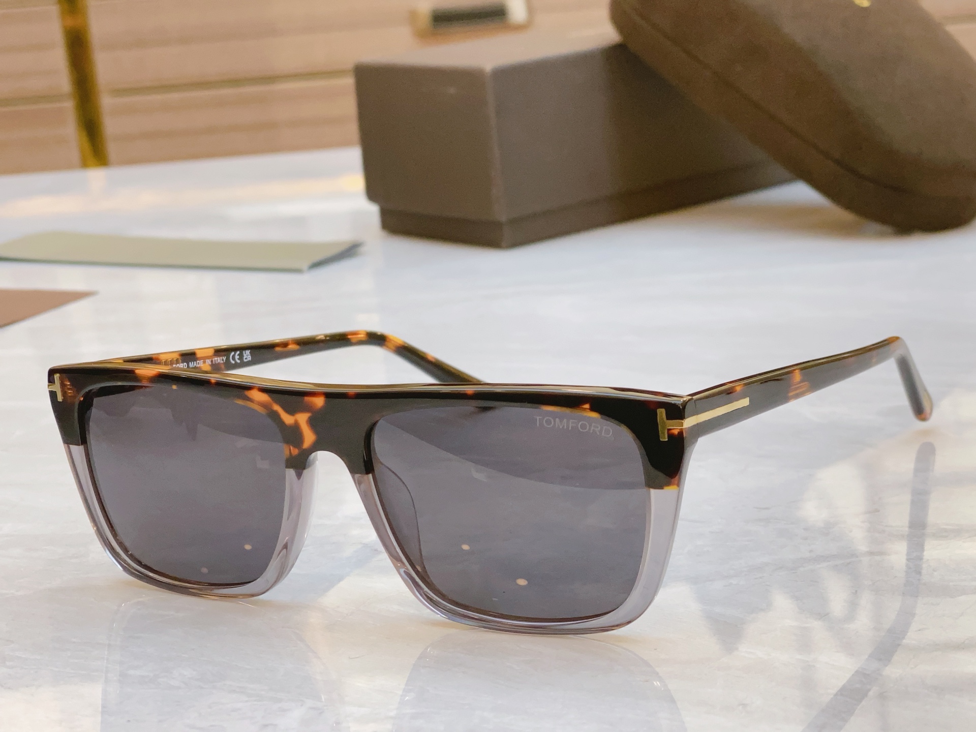 ，【TOM FOR*】汤姆*福特新款太阳镜🕶️，MODEL：FT1175，SIZE：56口18-145