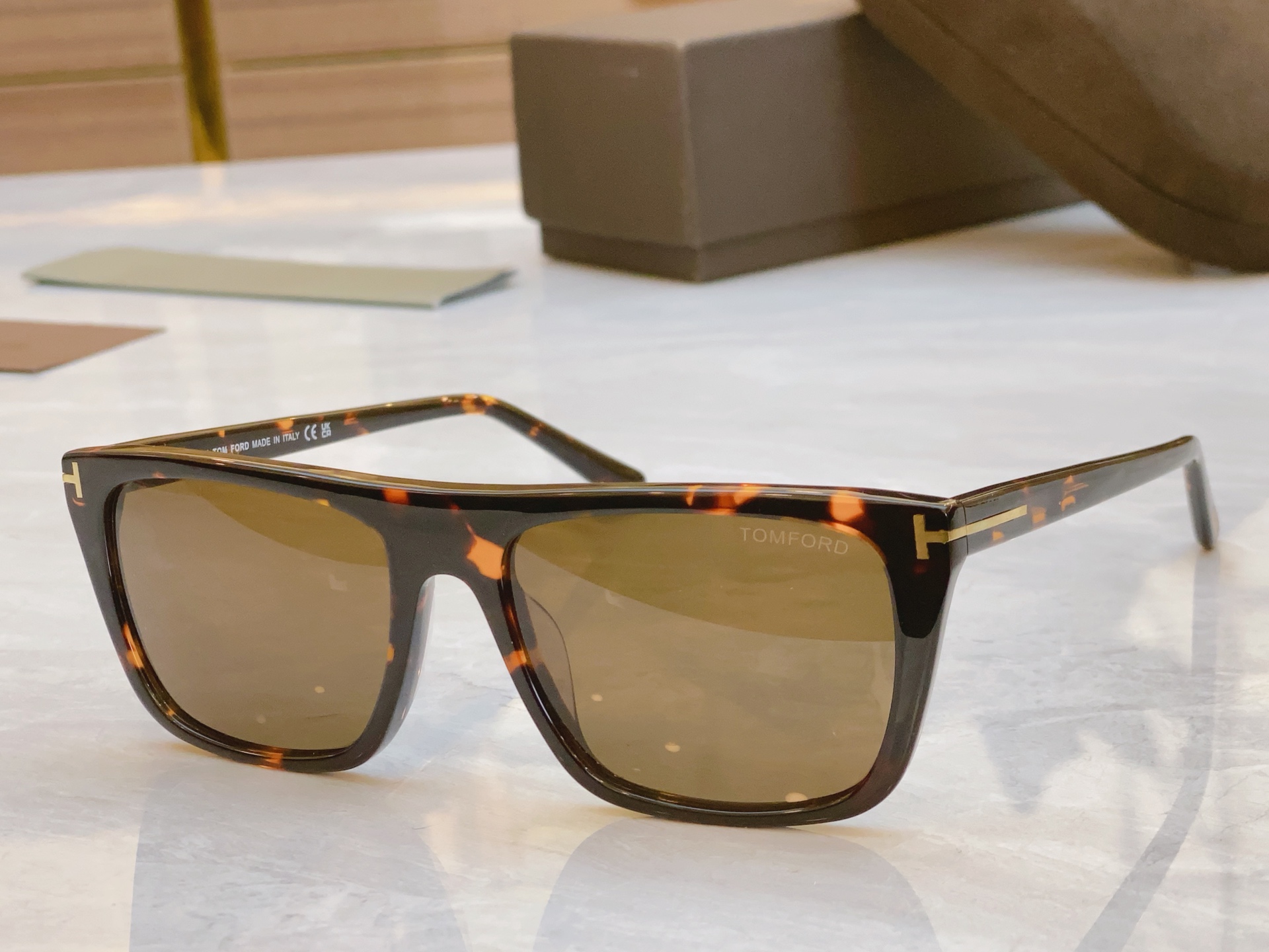 ，【TOM FOR*】汤姆*福特新款太阳镜🕶️，MODEL：FT1175，SIZE：56口18-145
