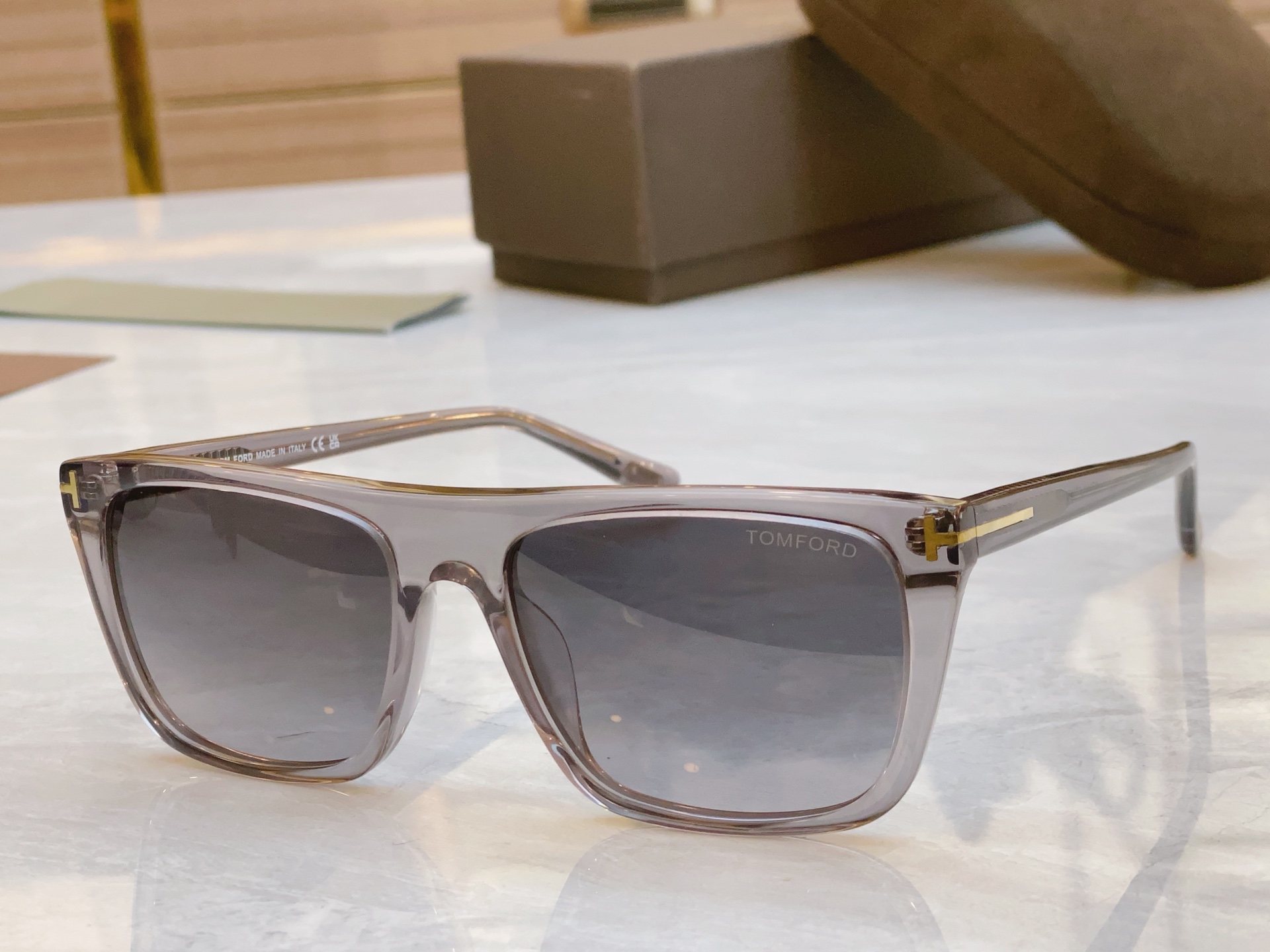 ，【TOM FOR*】汤姆*福特新款太阳镜🕶️，MODEL：FT1175，SIZE：56口18-145